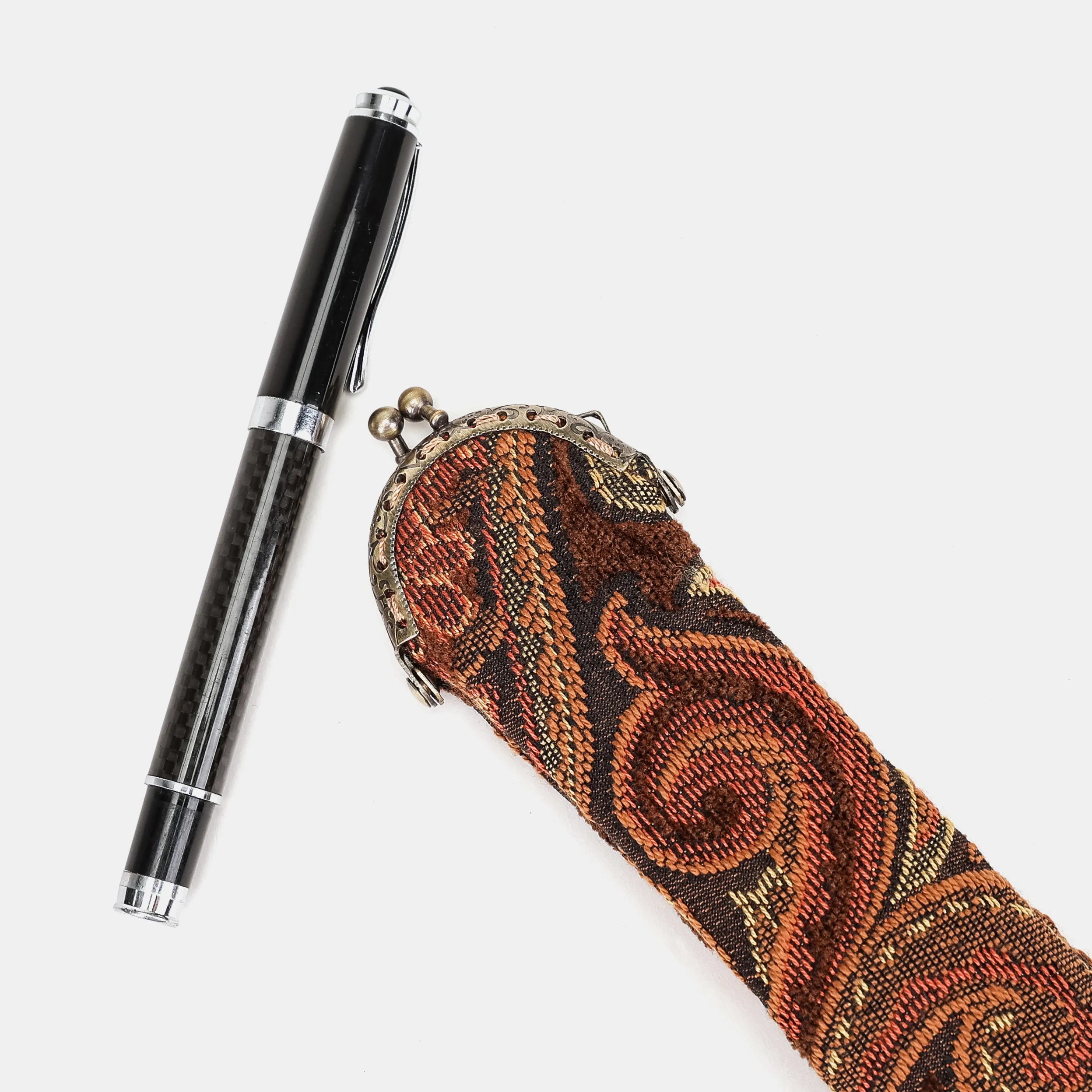 Damask D. Brown Solo Pen Case Carpetbag of America with pen