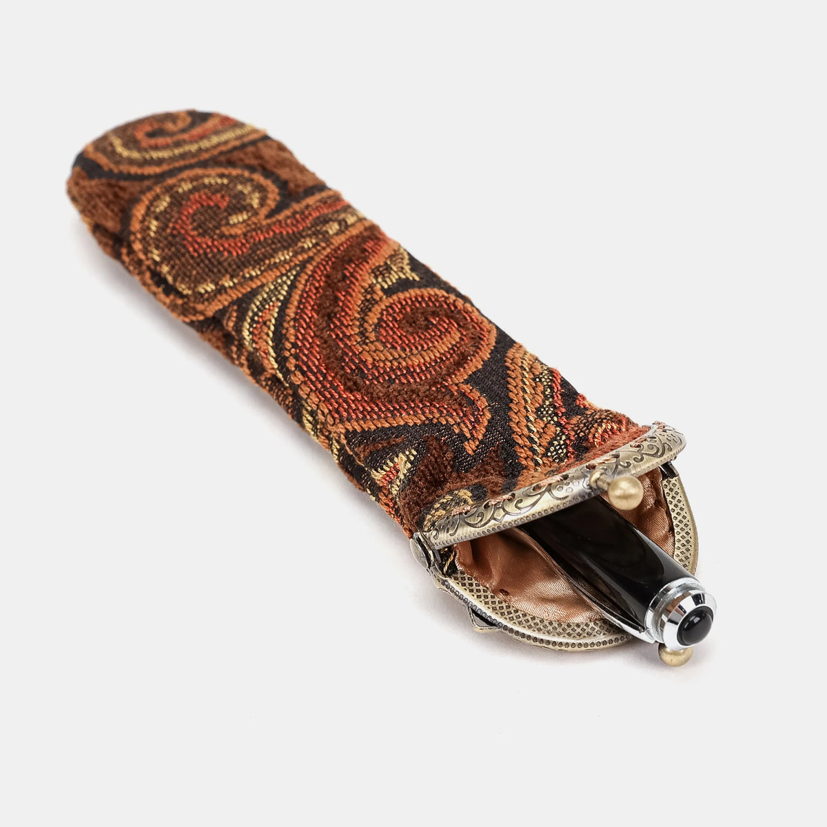 Damask D. Brown Solo Pen Case Carpetbag of America in use