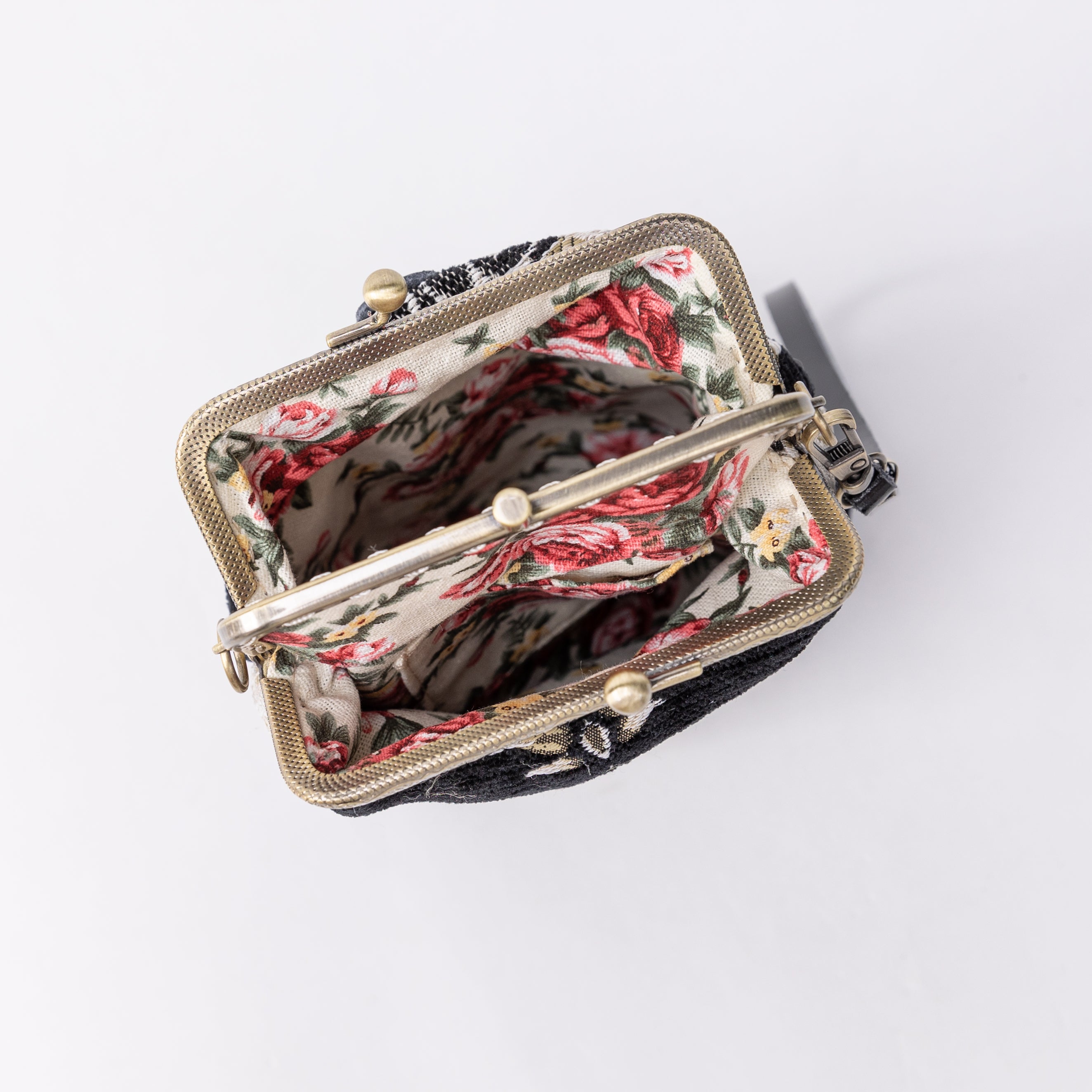 Eternal Elegance Black Carpet Phone Case Carpetbag of America opening