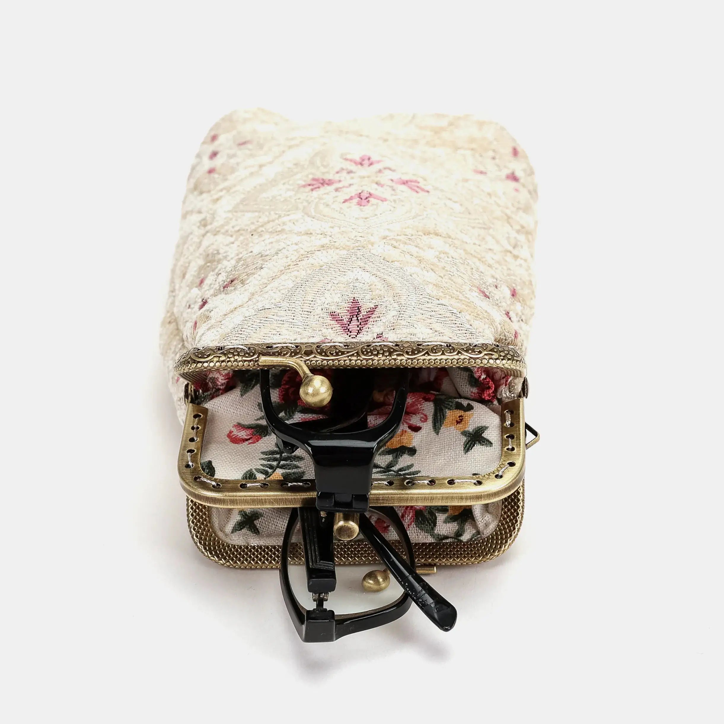 Ethnic Cream Carpet Eyeglasses Case Carpetbag of America opening toward-5