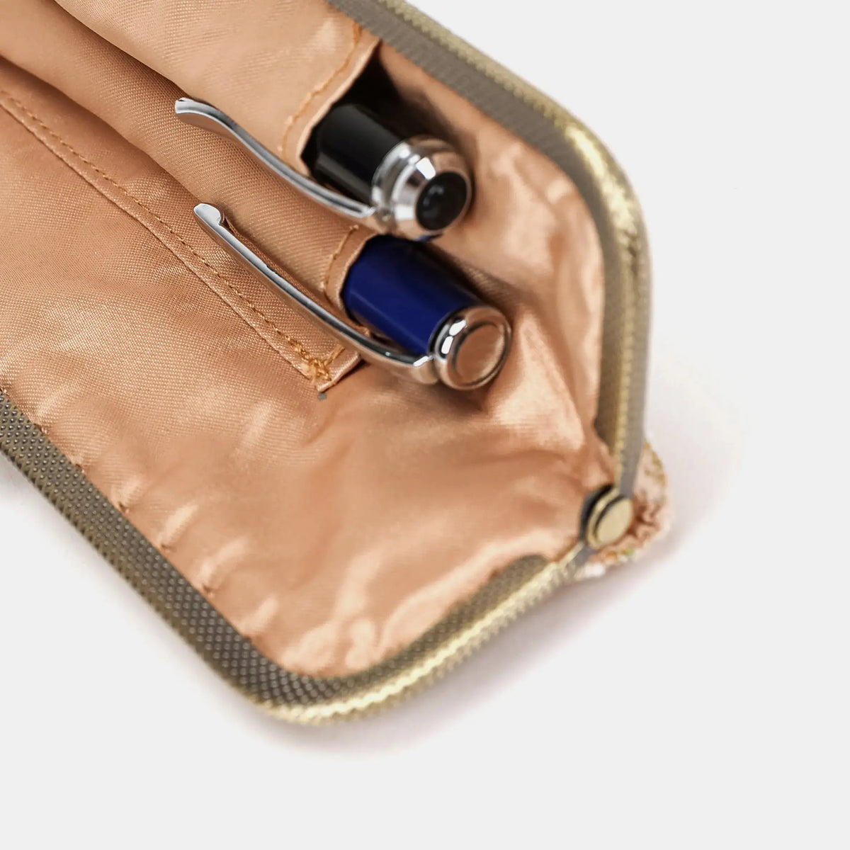 Oriental Beige Duo Pen Case Carpetbag of America detail