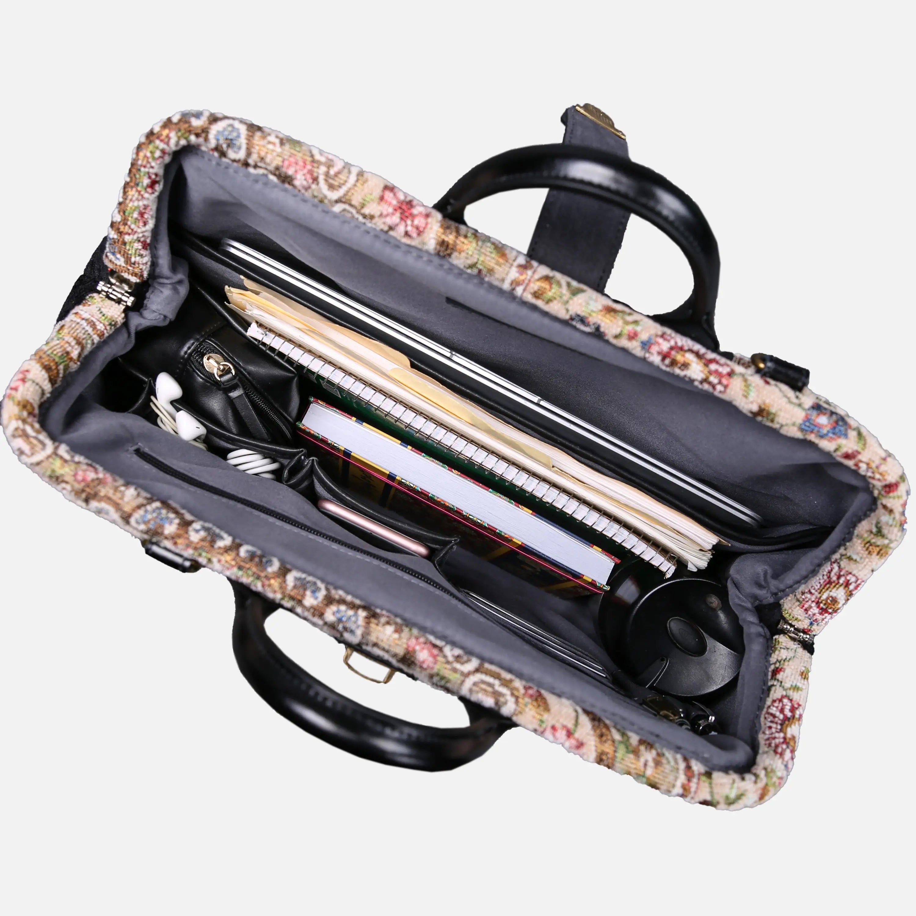 Oriental Beige carpet bag of America in use