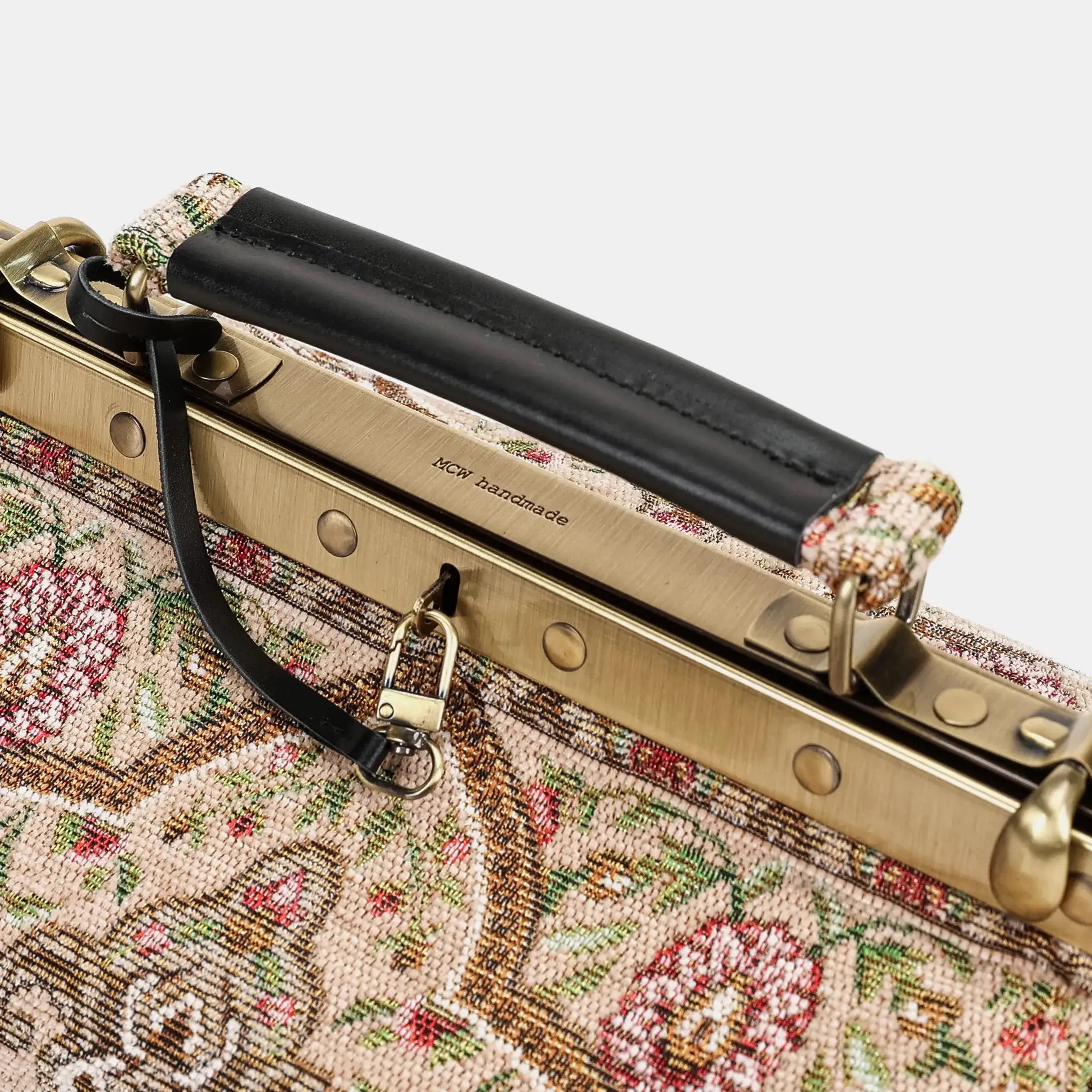 Oriental Beige Vivienne Carpet Purse Gladstone Bag of America logo