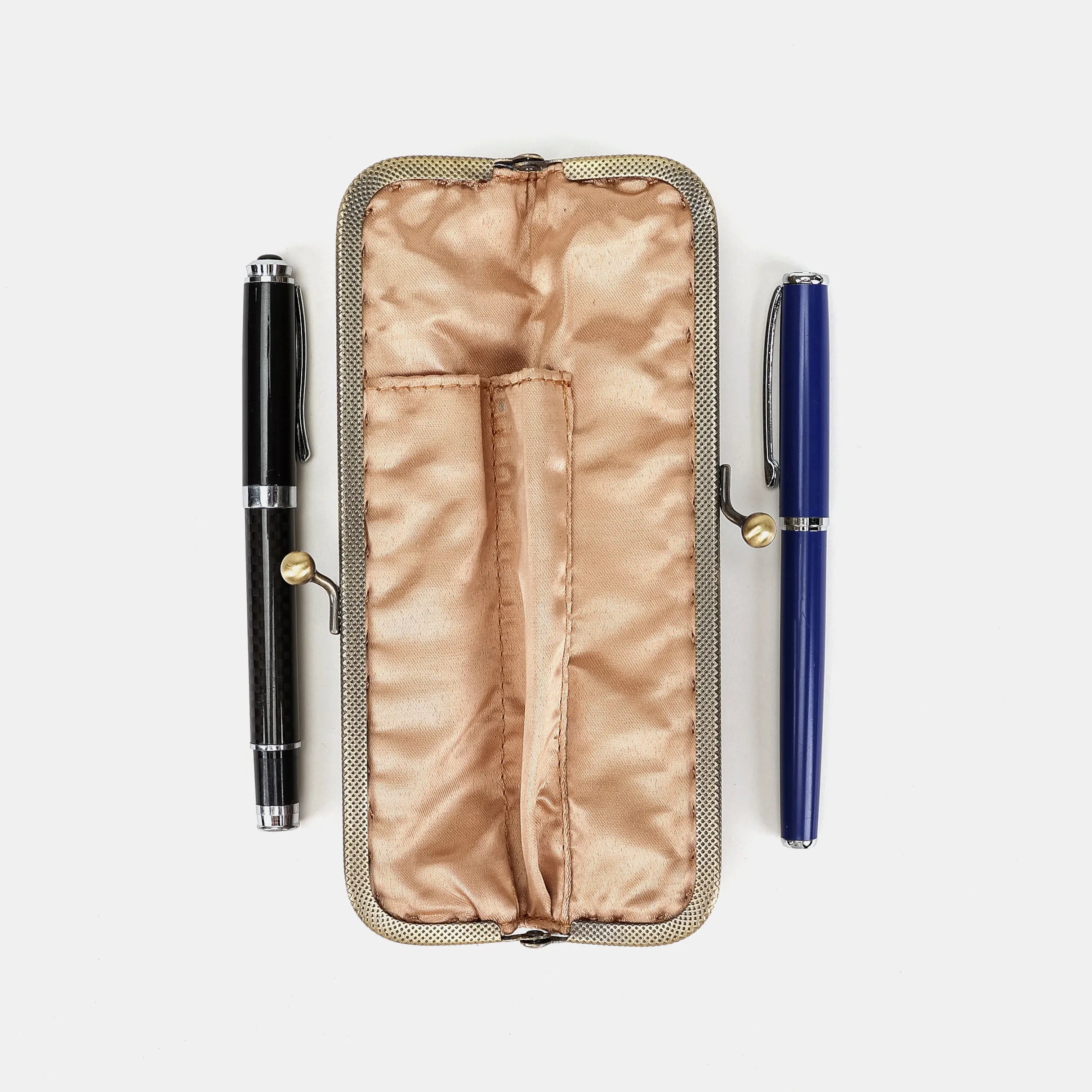 Oriental Blue Duo Pen Case Carpetbag of America inside