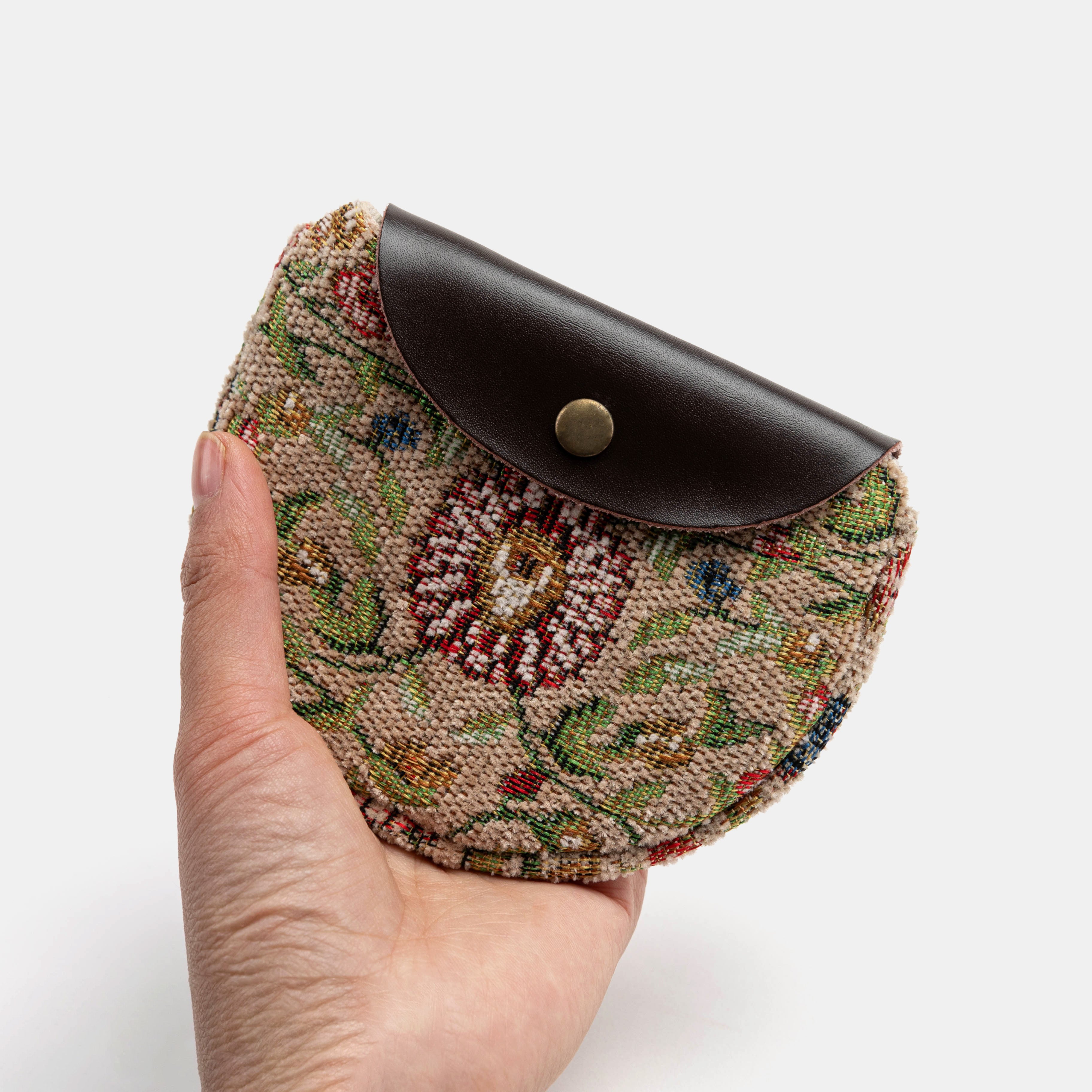 Oriental Series Rosary Bag Carpetbag of America pinkholding-5