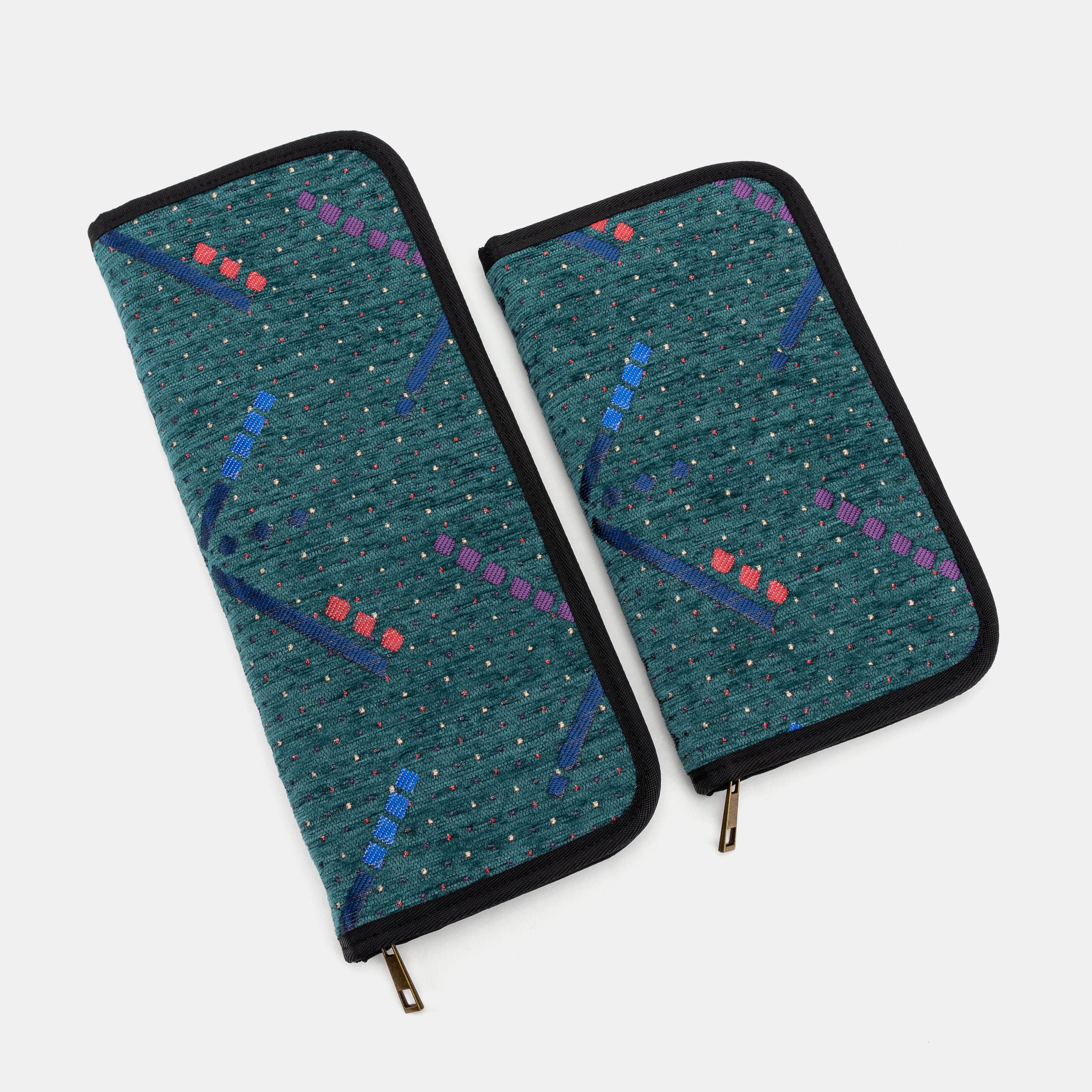 PDX Portland Airport Carpet Needle Case of America main
