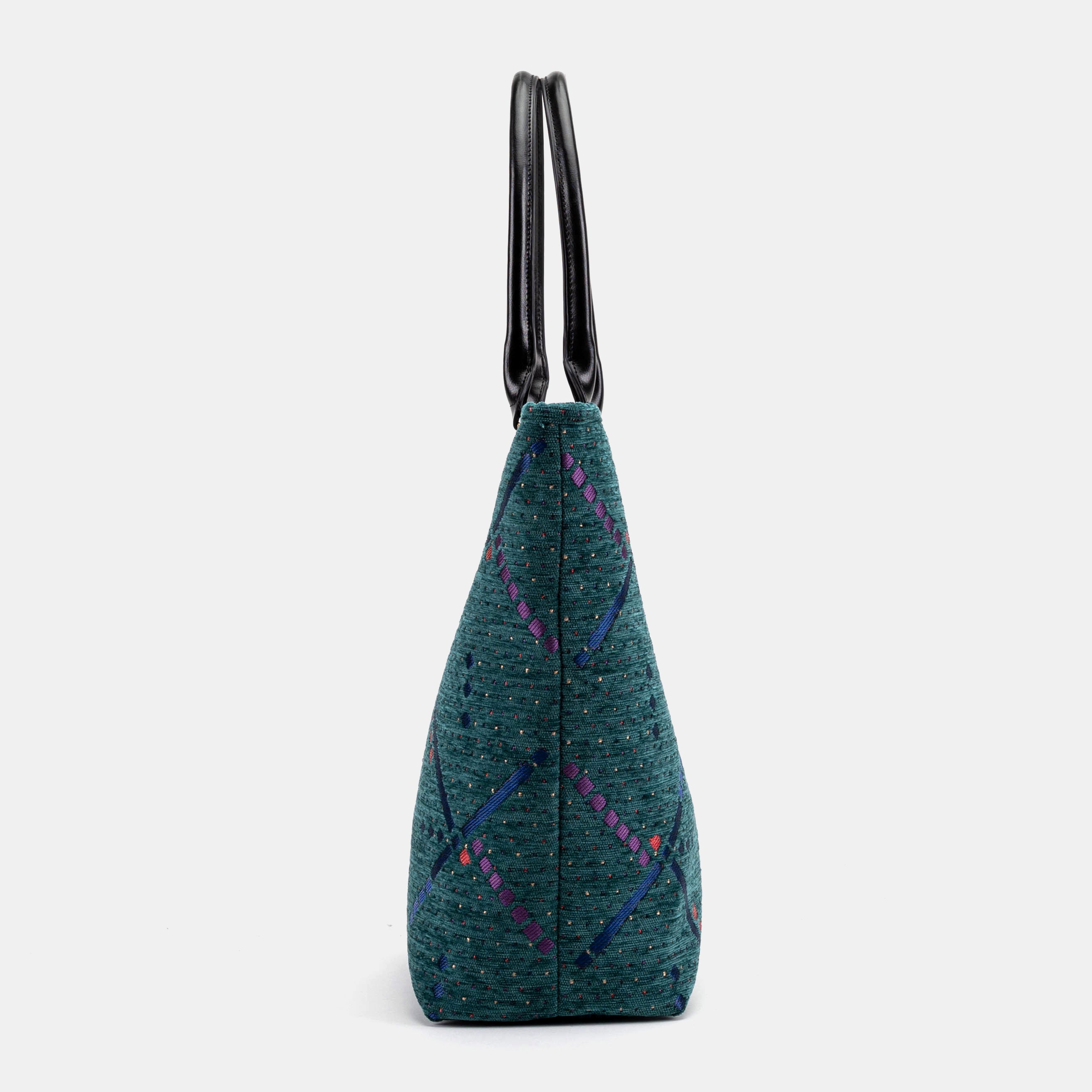 PDX Portland Airport Tote Shopper Carpetbag of America side