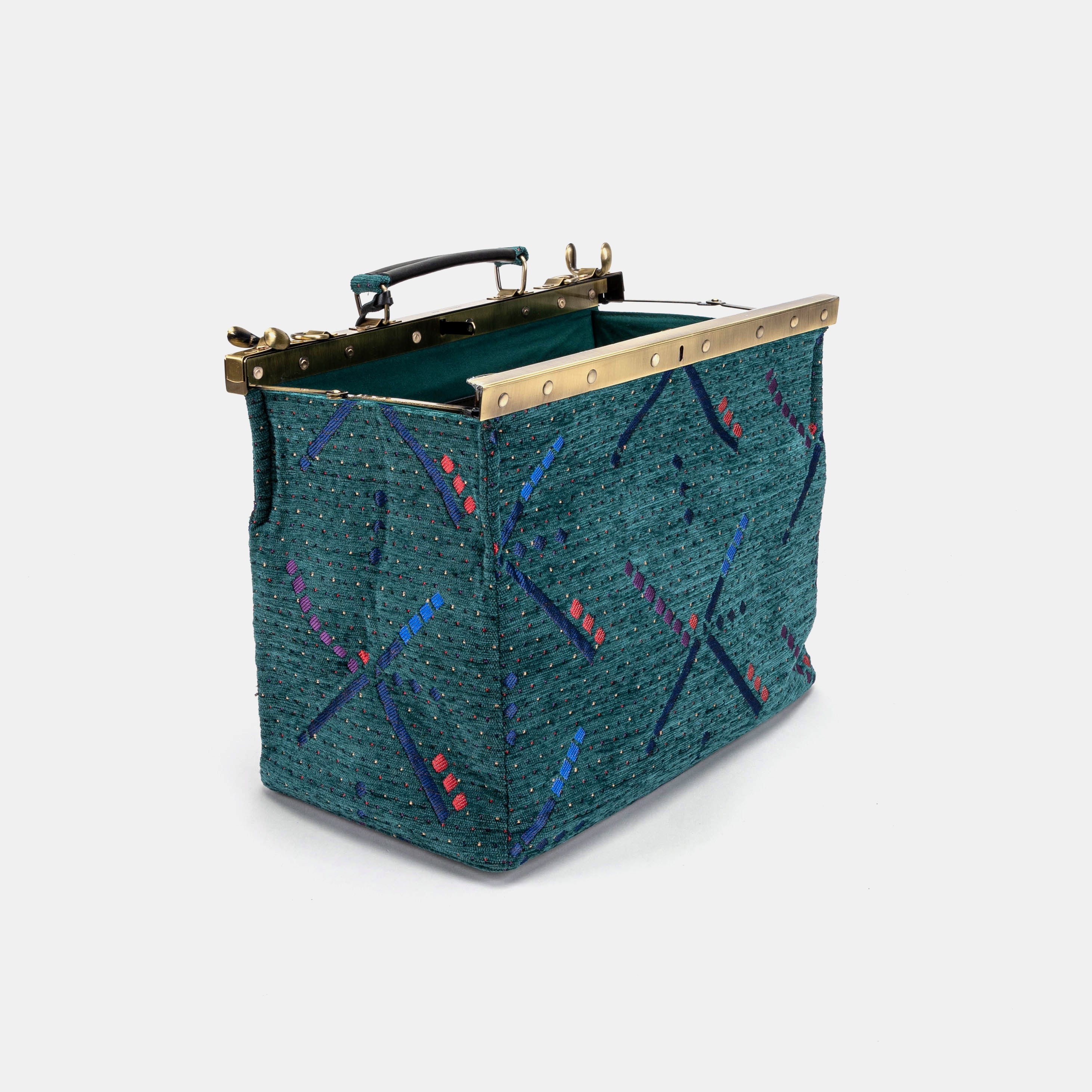 PDX Portland Airport Celine Carpet Gladstone Bag of America opening