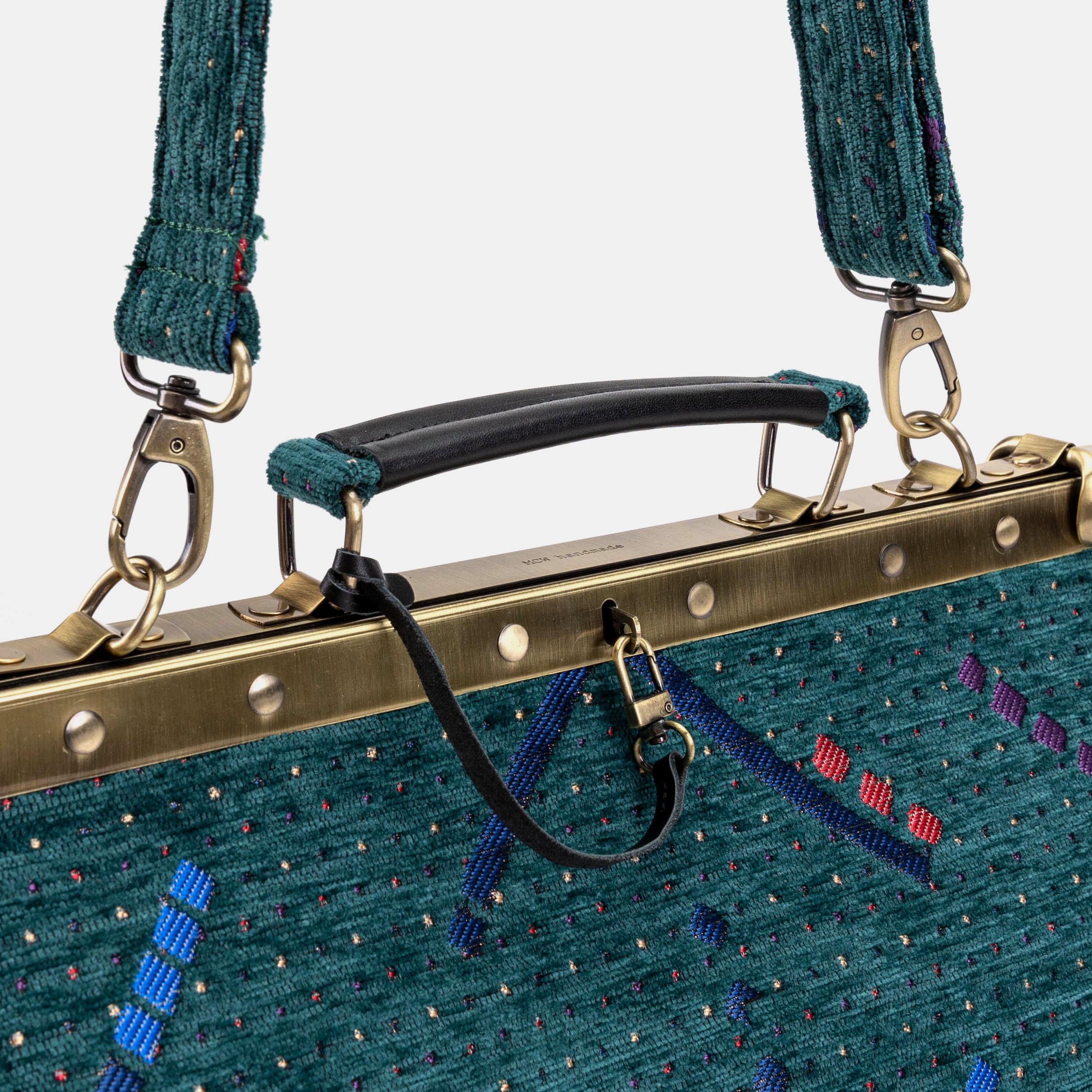 PDX Portland Airport Celine Carpet Gladstone Bag of America handle