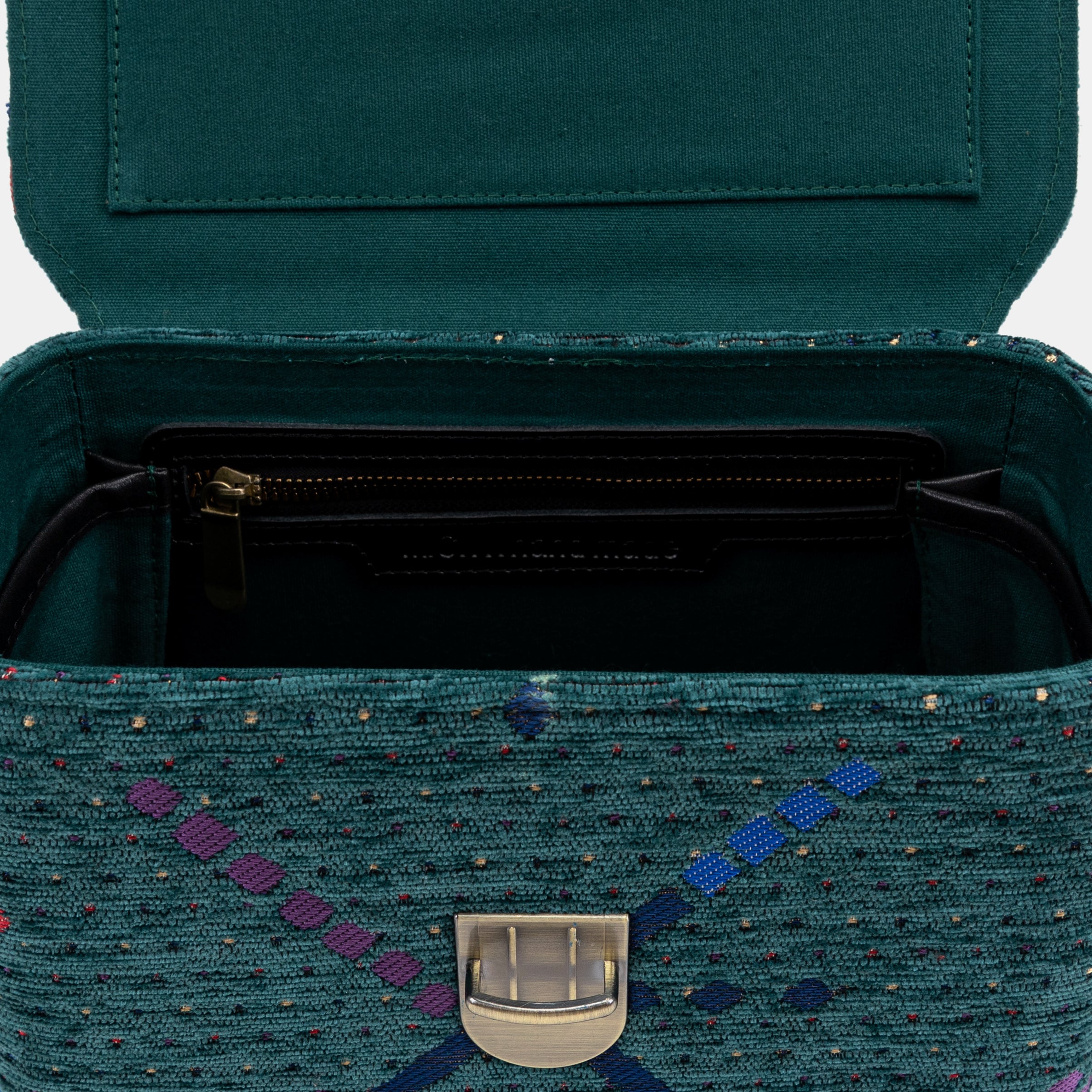 PDX Portland Airport Clara Medium Train Case Purseof America inside pocket