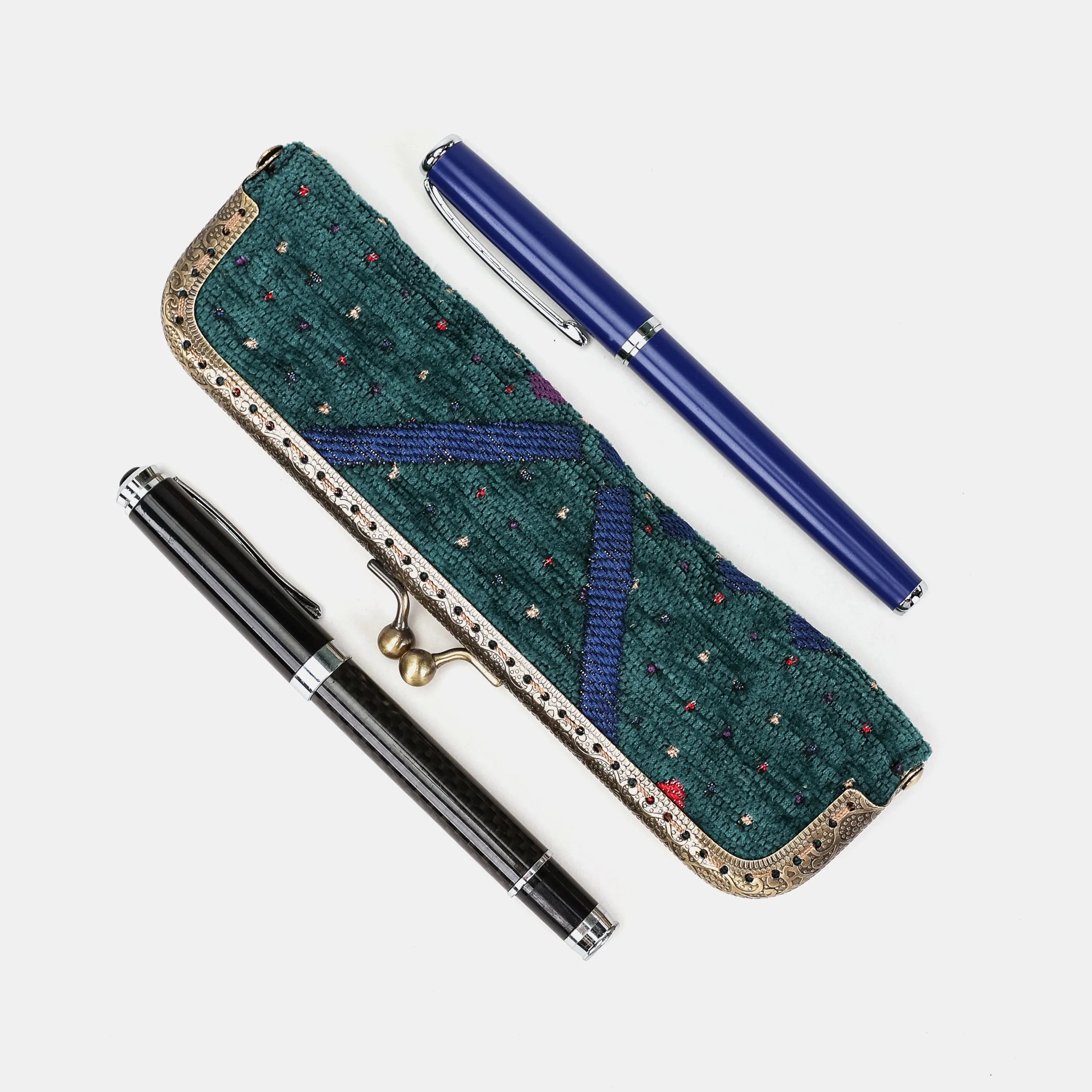 PDX Portland Airport Duo Pen Case Carpetbag of America side