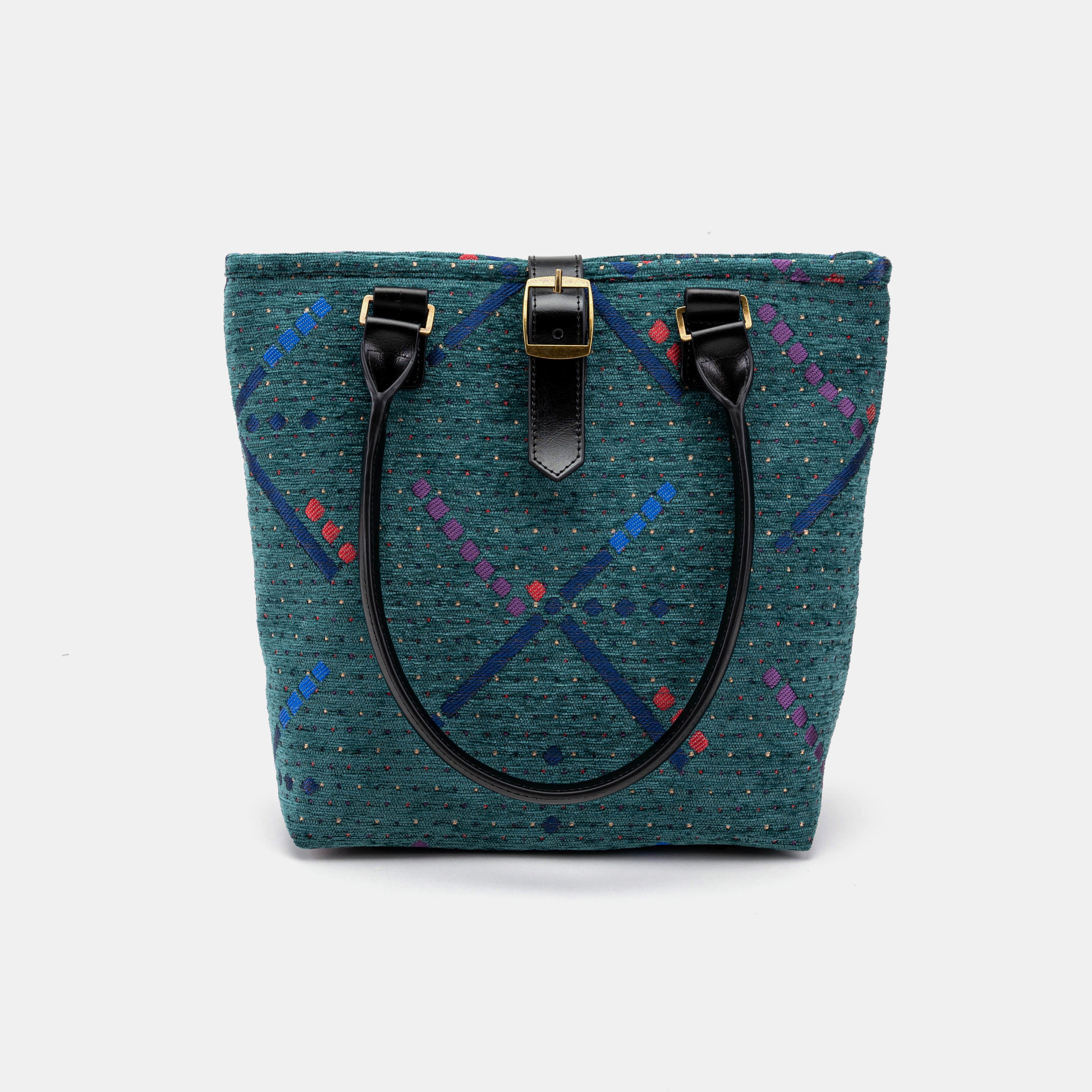 PDX Portland Airport Everyday Tote Bag of America BUCKLE