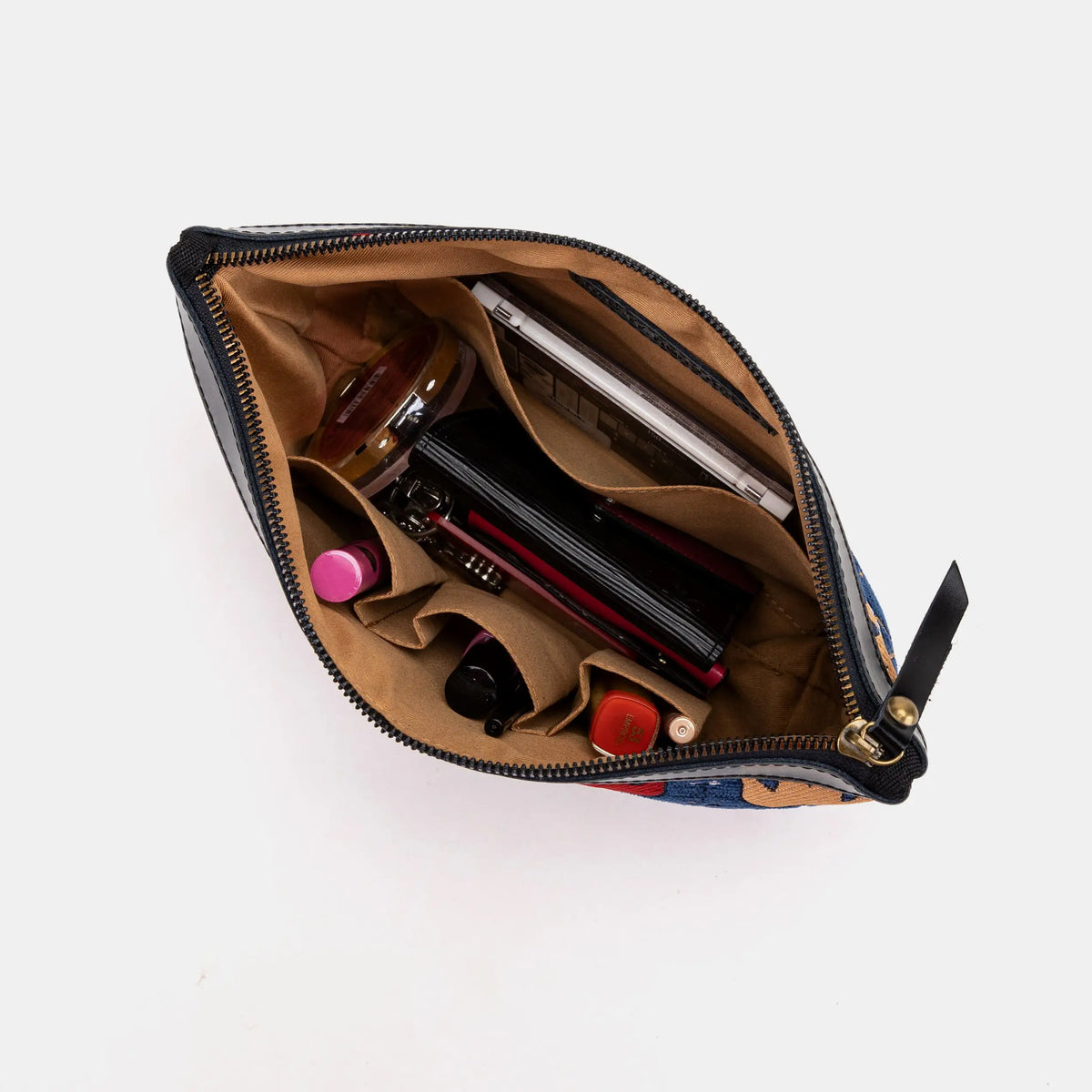 Poppy Bloom Carpet Makeup Bag Carpetbag of America in use