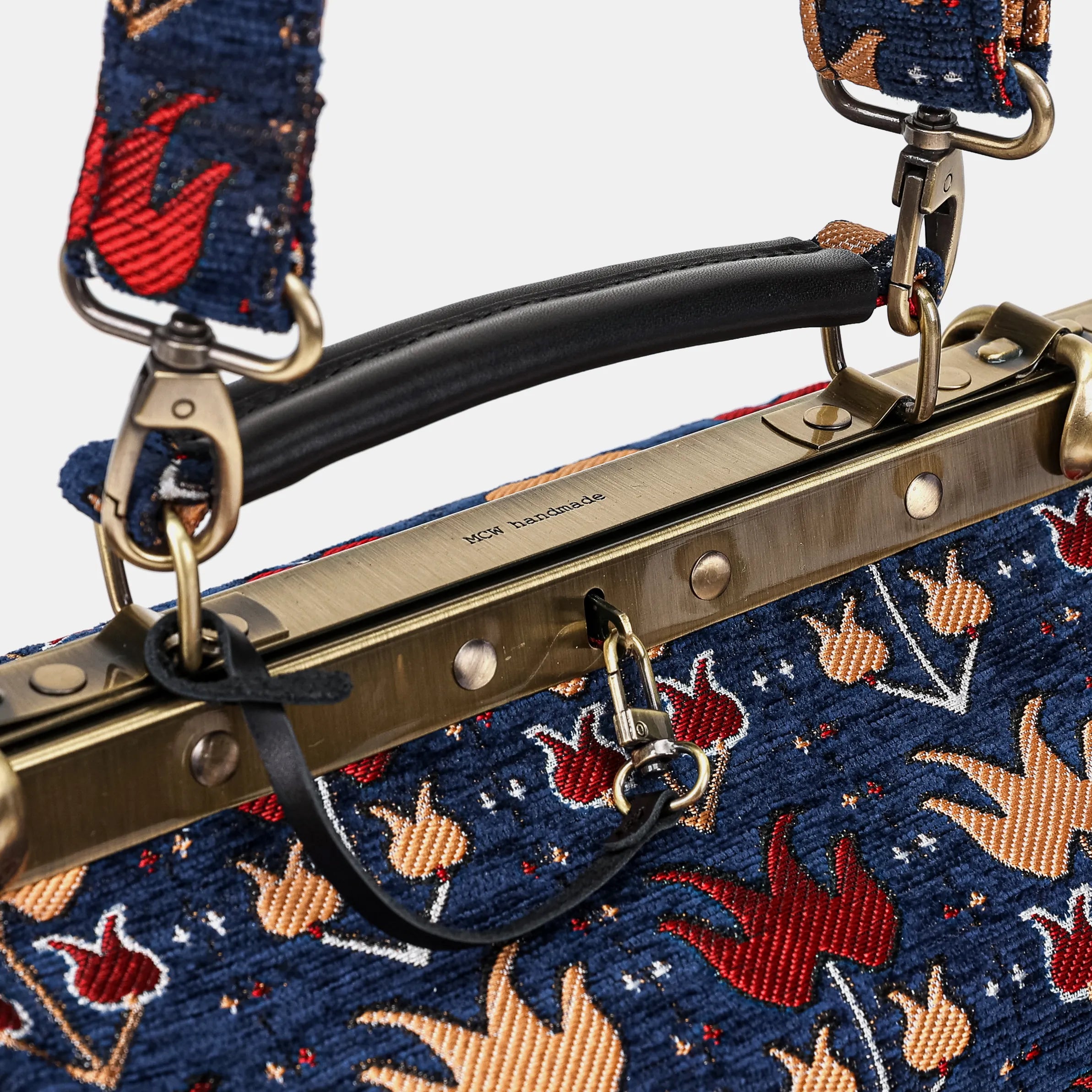 Poppy Bloom Vivienne Carpet Purse Gladstone Bag of America handle