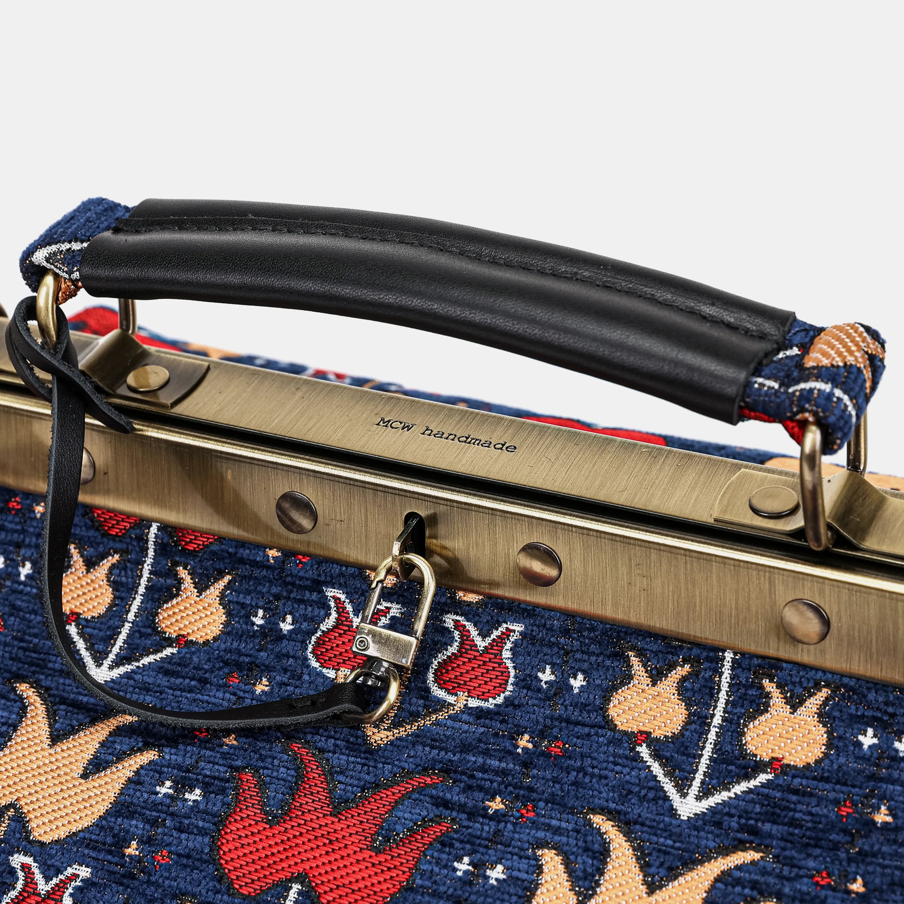 Poppy Bloom Vivienne Carpet Purse Gladstone Bag of America logo