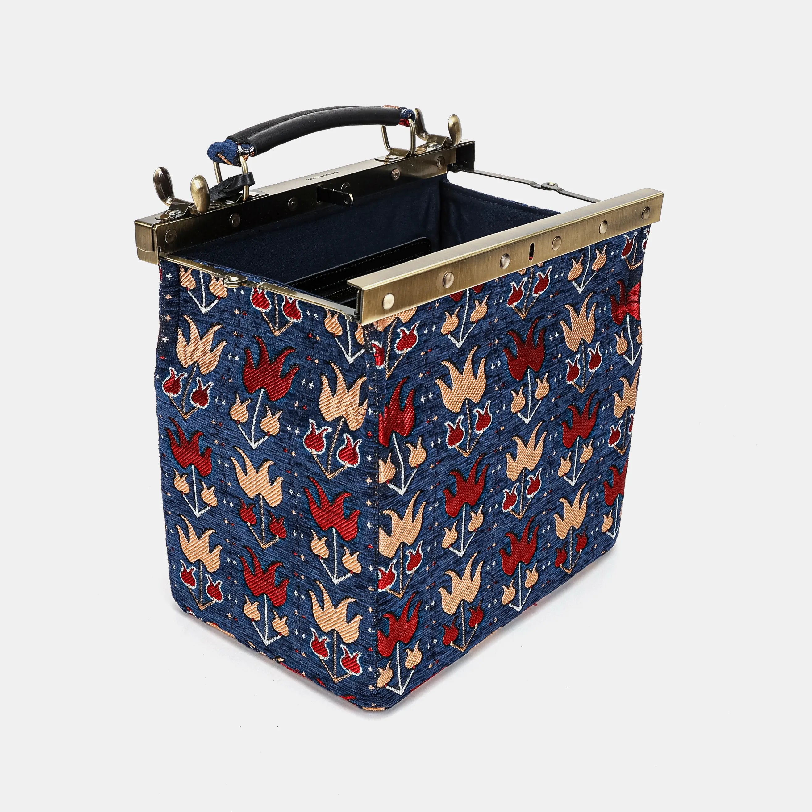 Poppy Bloom Vivienne Carpet Purse Gladstone Bag of America open and stand