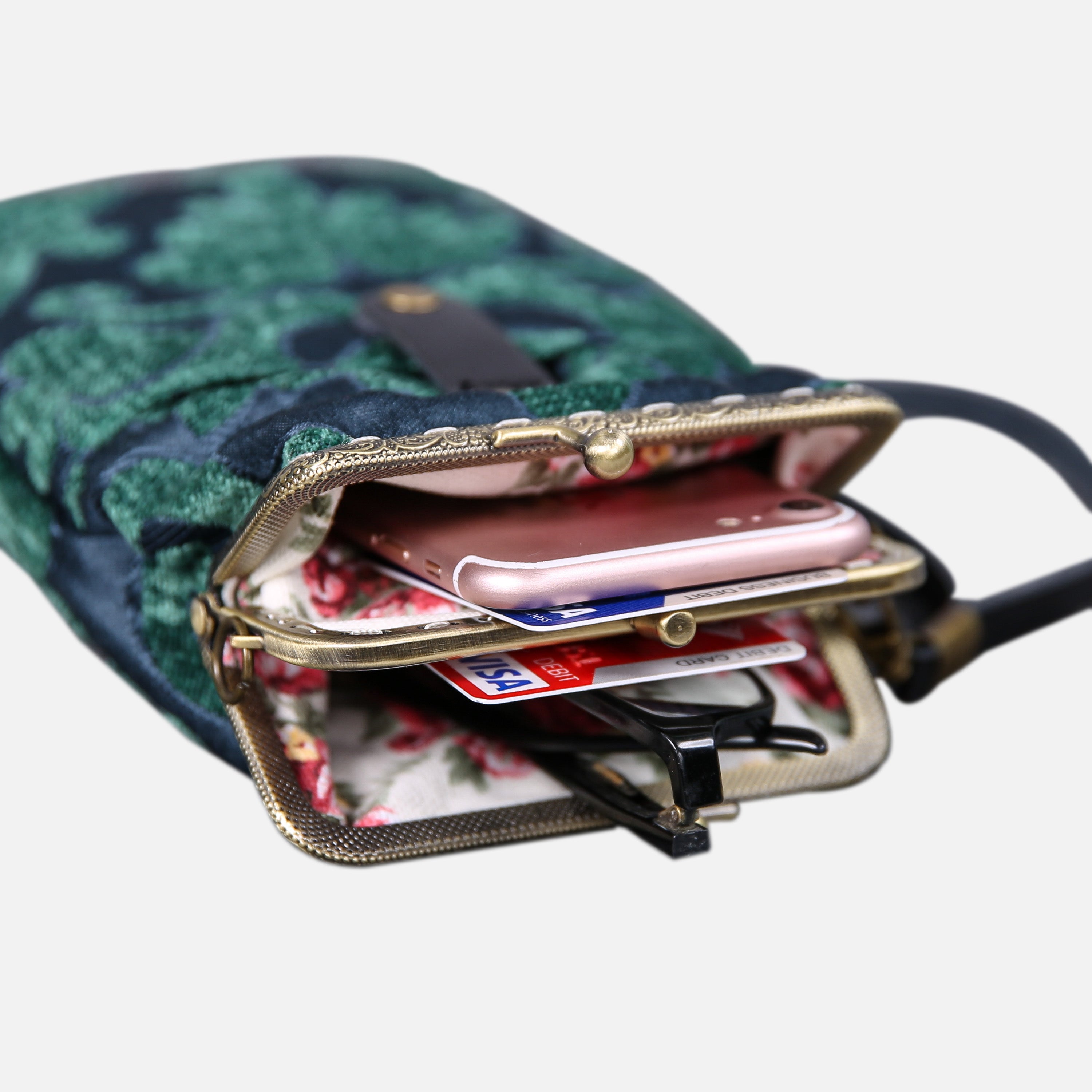 Queen Hunter Green Carpet Phone Case Carpetbag of America in use