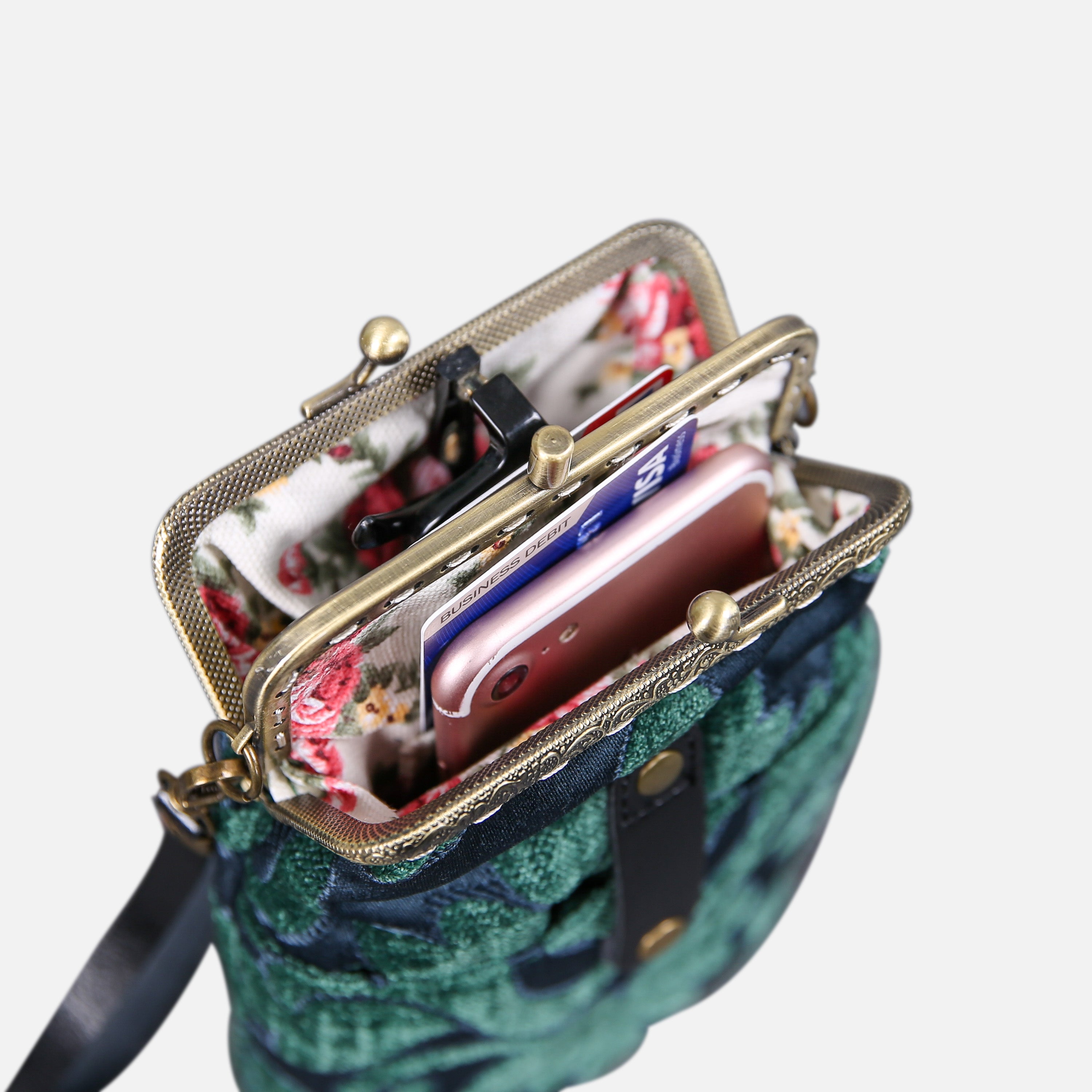 Queen Hunter Green Carpet Phone Case Carpetbag of America opening