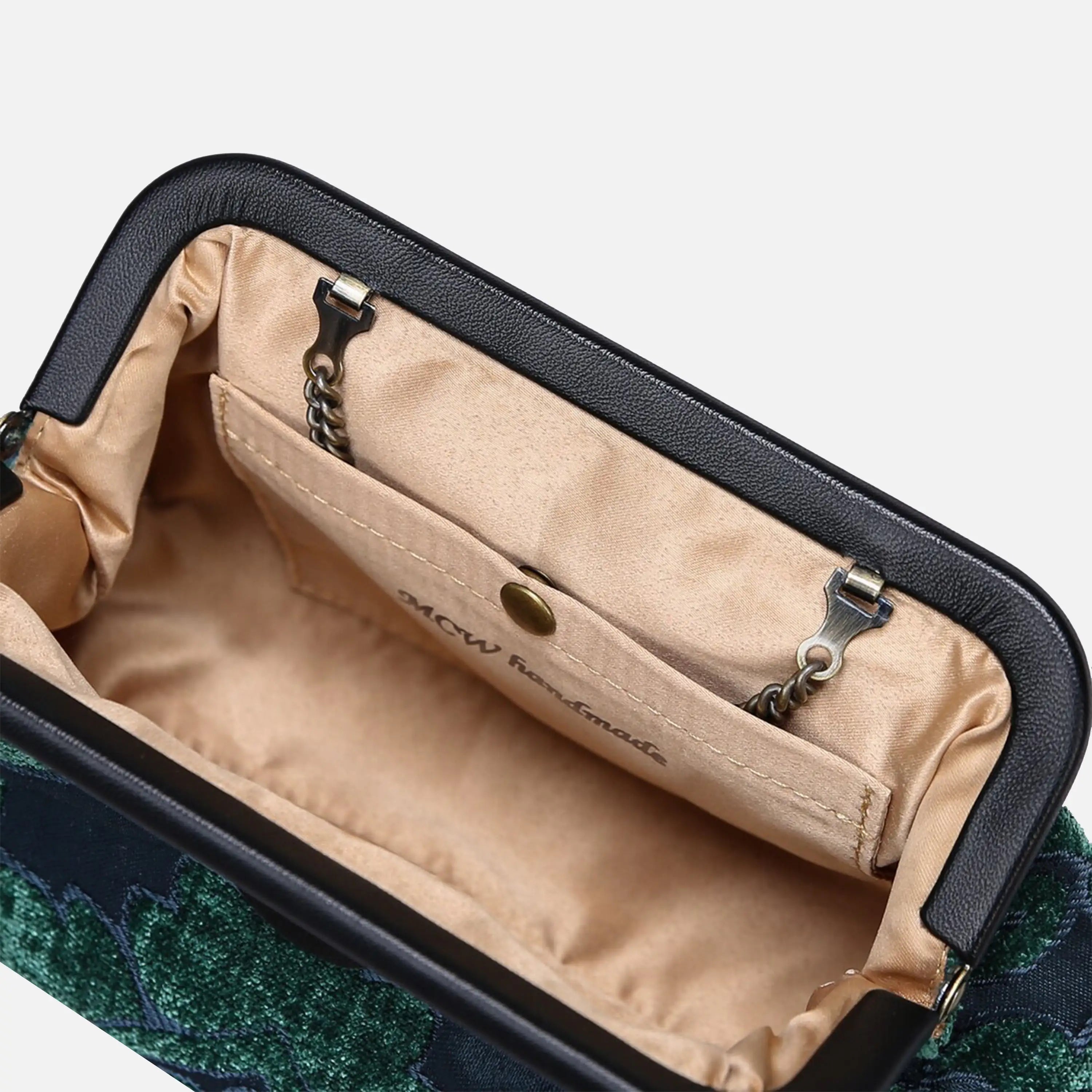 Queen Hunter Green carpet bag of America detail