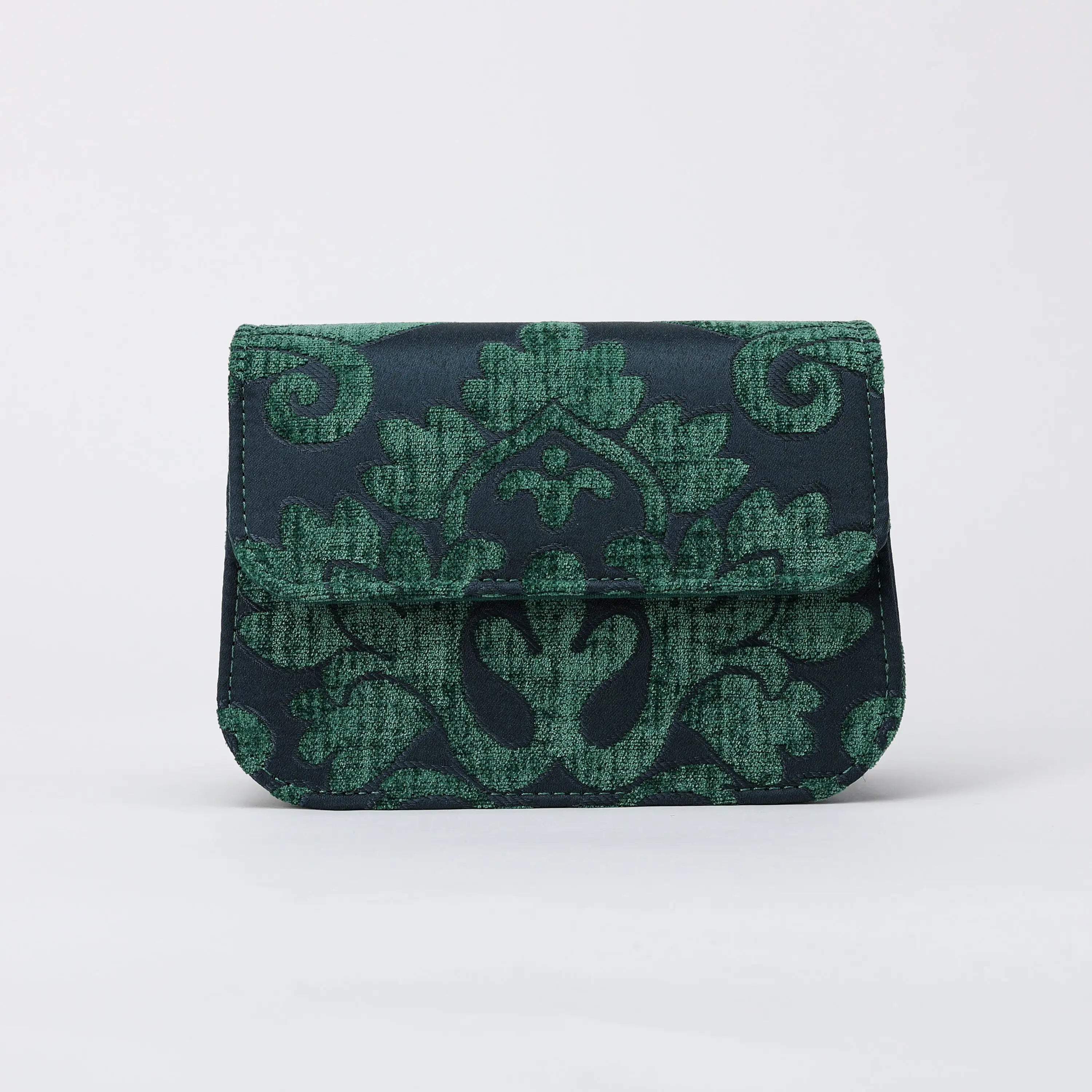 Queen Hunter Green Flap Crossbody Bag carpet bag of America overview