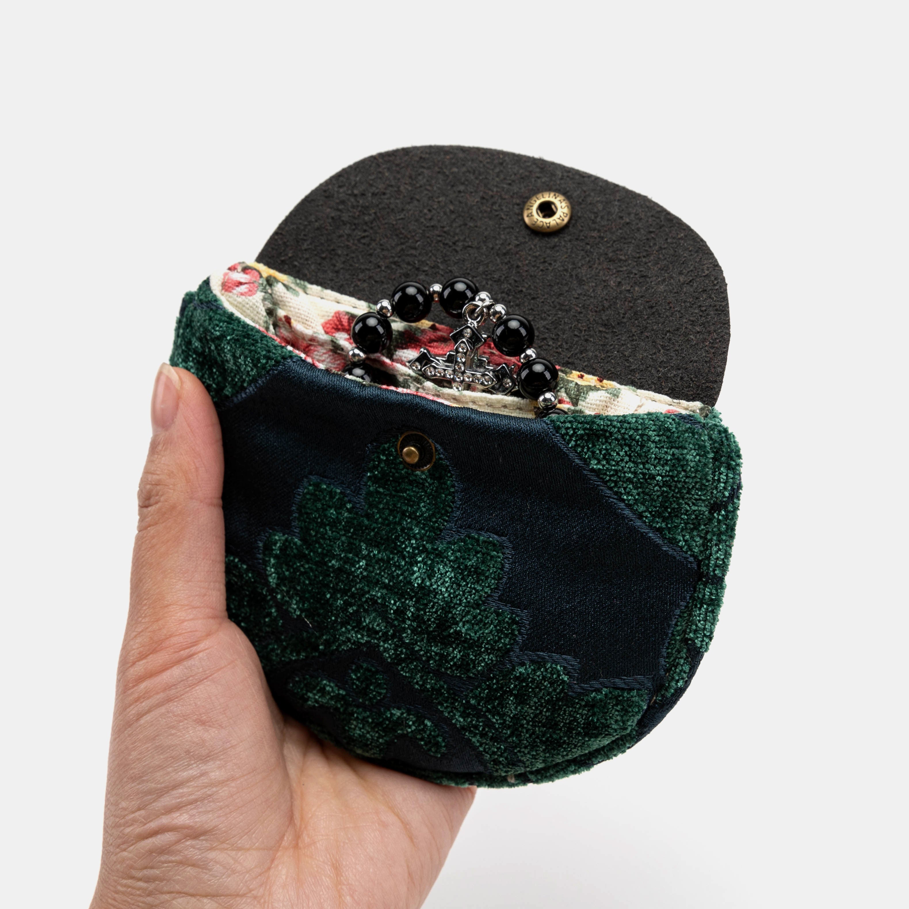 Queen Hunter Green Rosary Bag Carpetbag of America opening-3