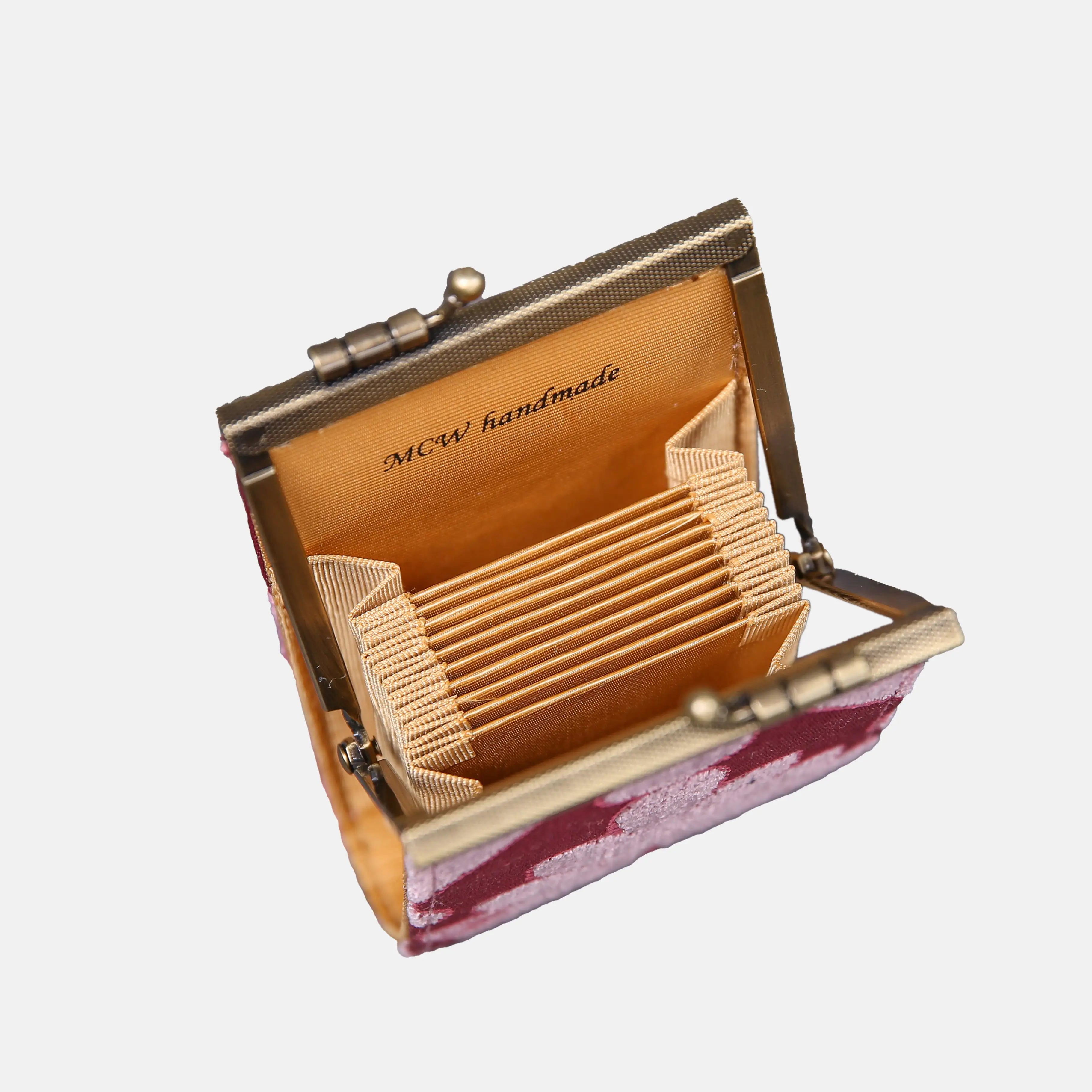 Queen Rose Pink Card Wallet of America 11 slots inside