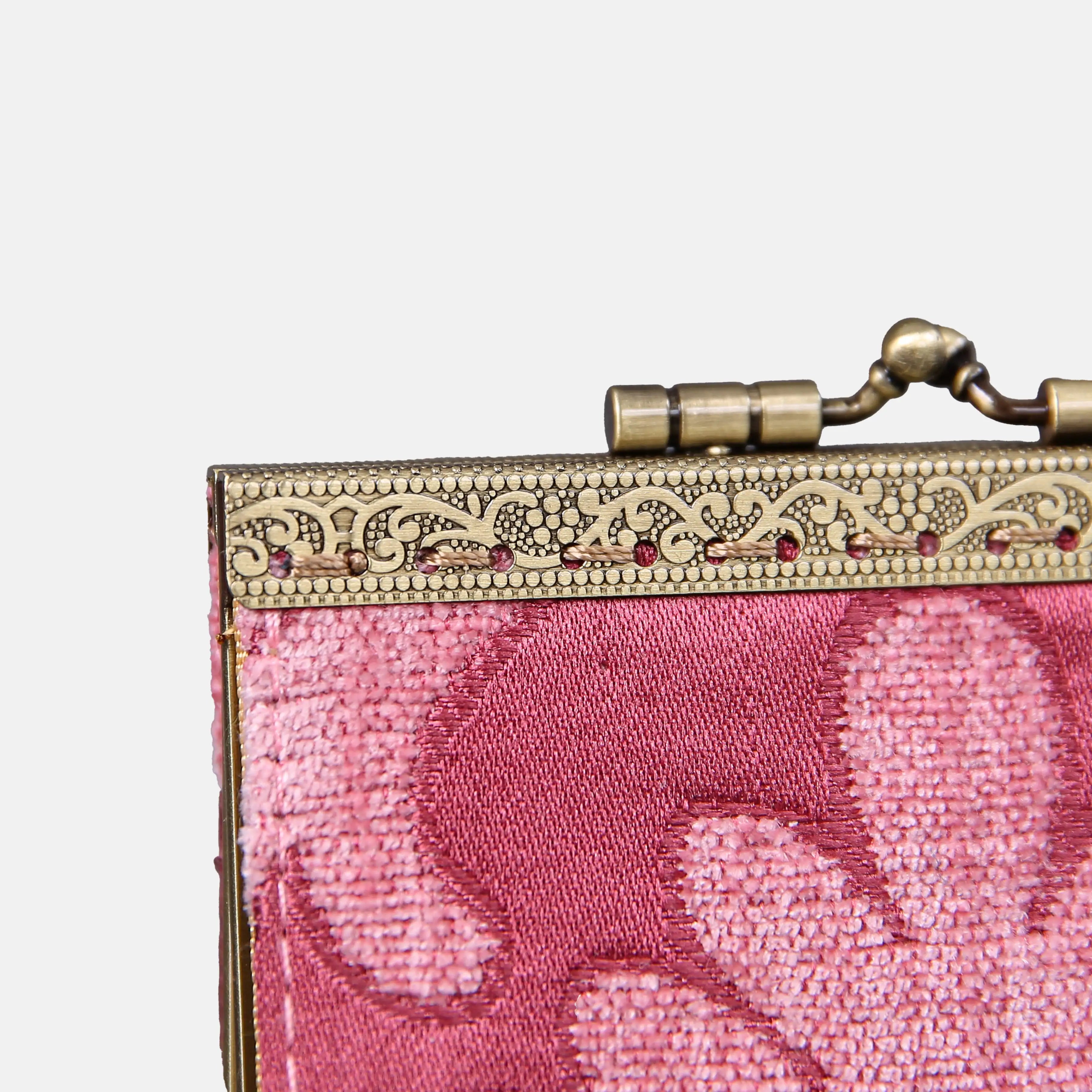 Queen Rose Pink Card Wallet of America details