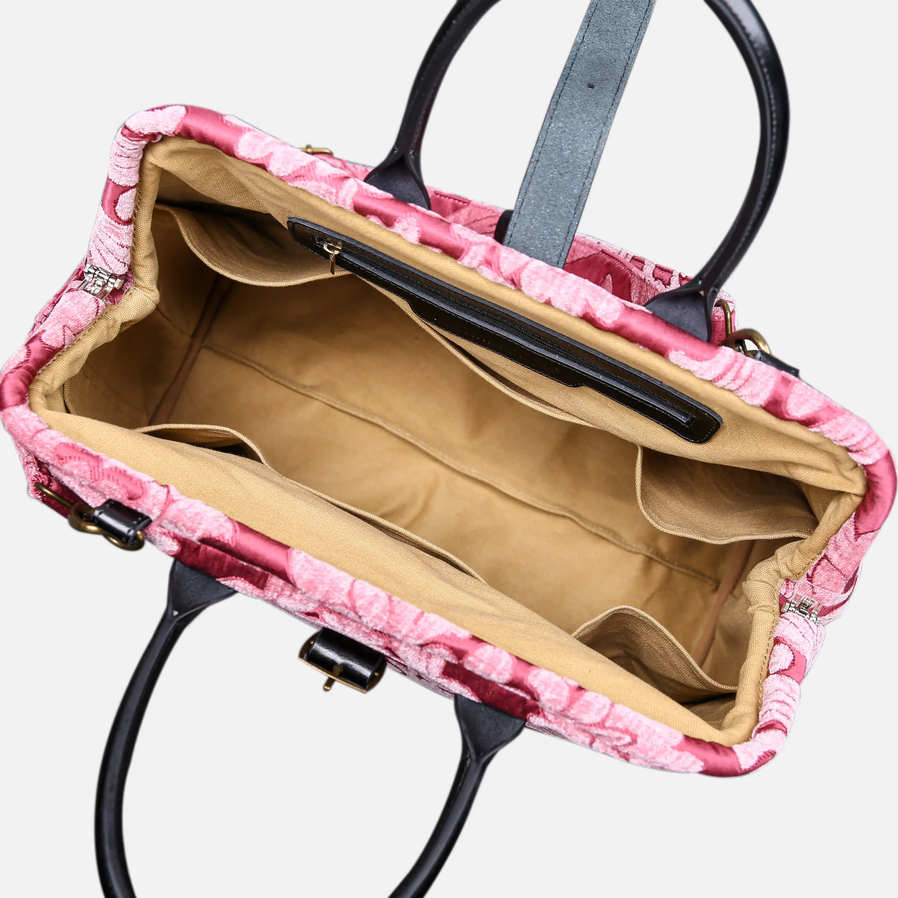 Queen Rose Pink Mary Poppins Weekender Carpetbag of America open