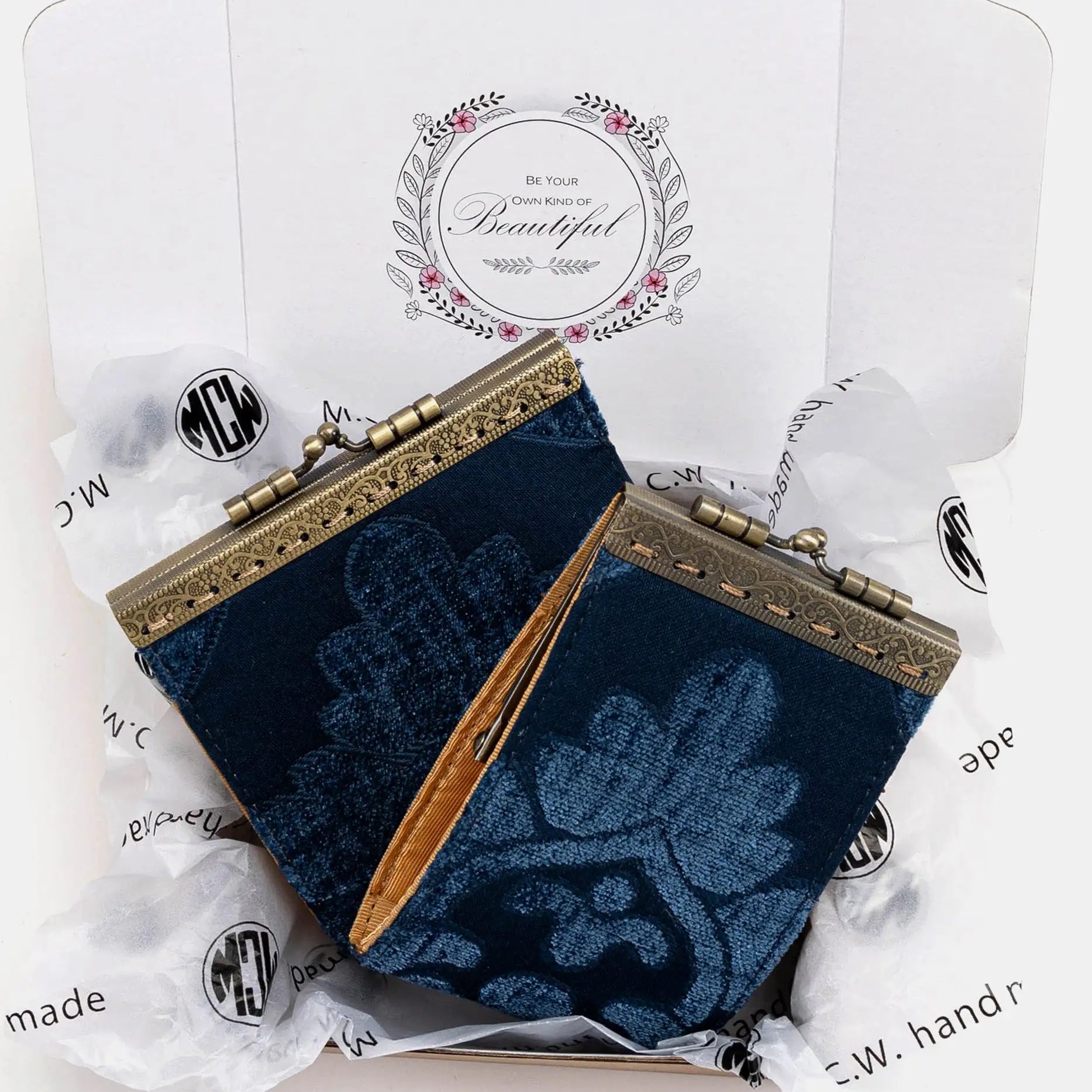 Queen Royal Blue Card Wallet of America package