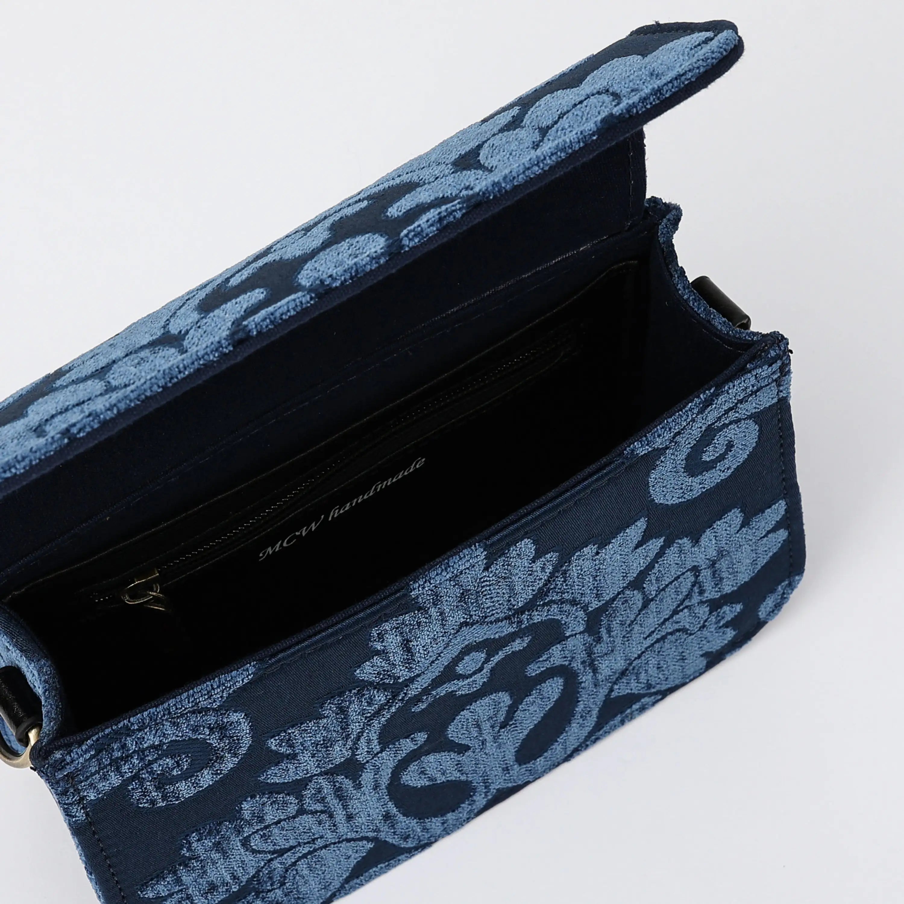 Queen Royal Blue Flap Crossbody Bag carpet bag of America opening