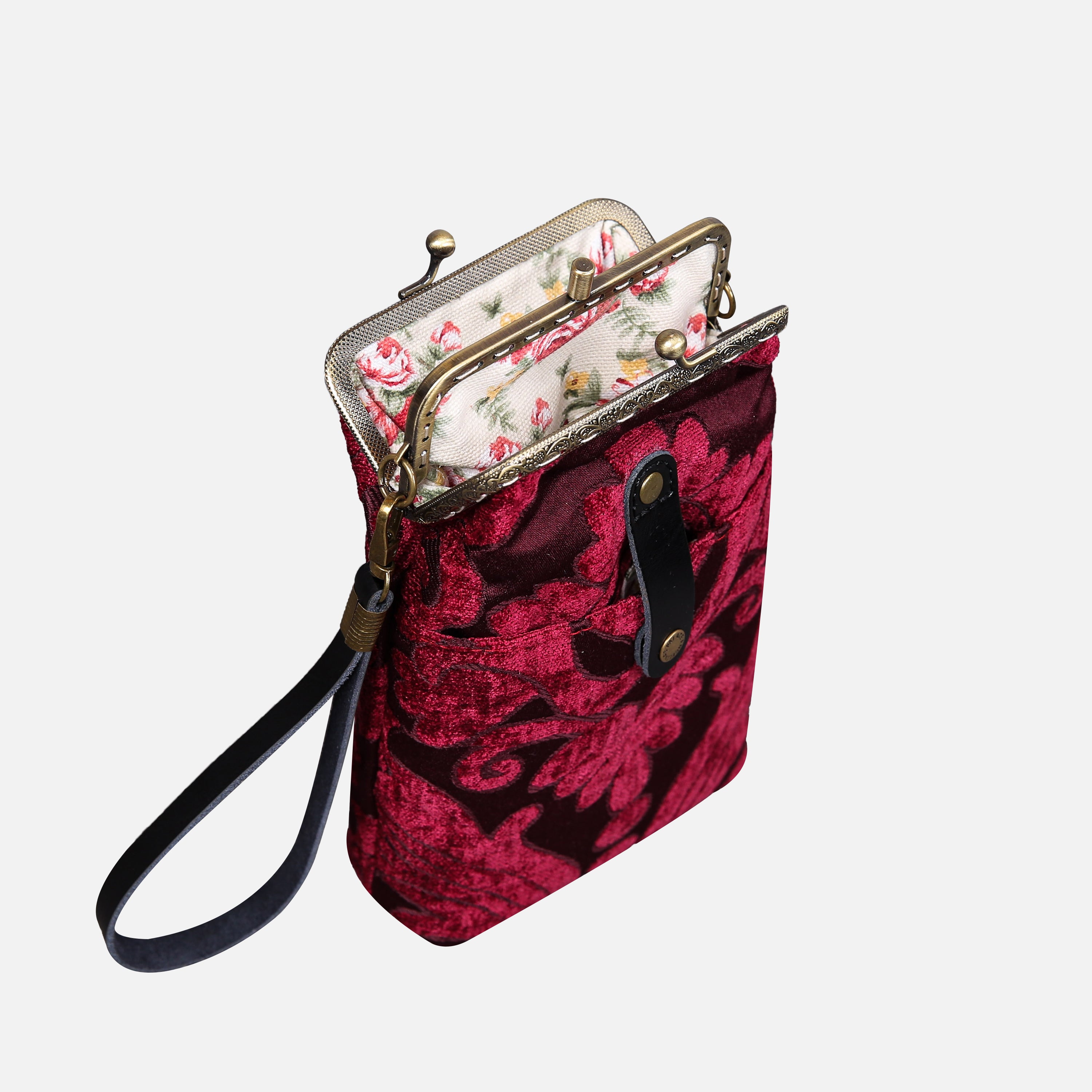 Queen Wine Carpet Phone Case Carpetbag of America standing