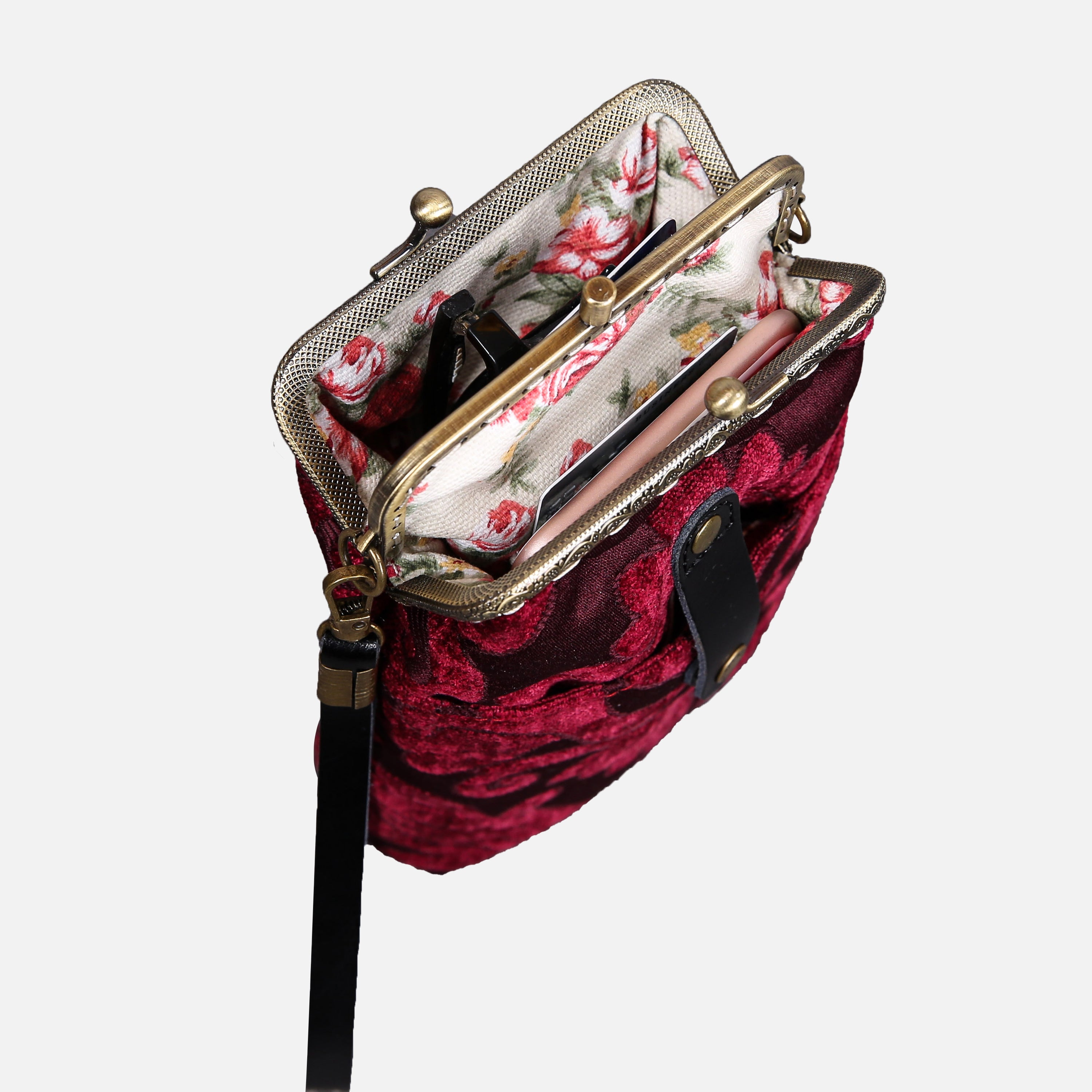 Queen Wine Carpet Phone Case Carpetbag of America opening