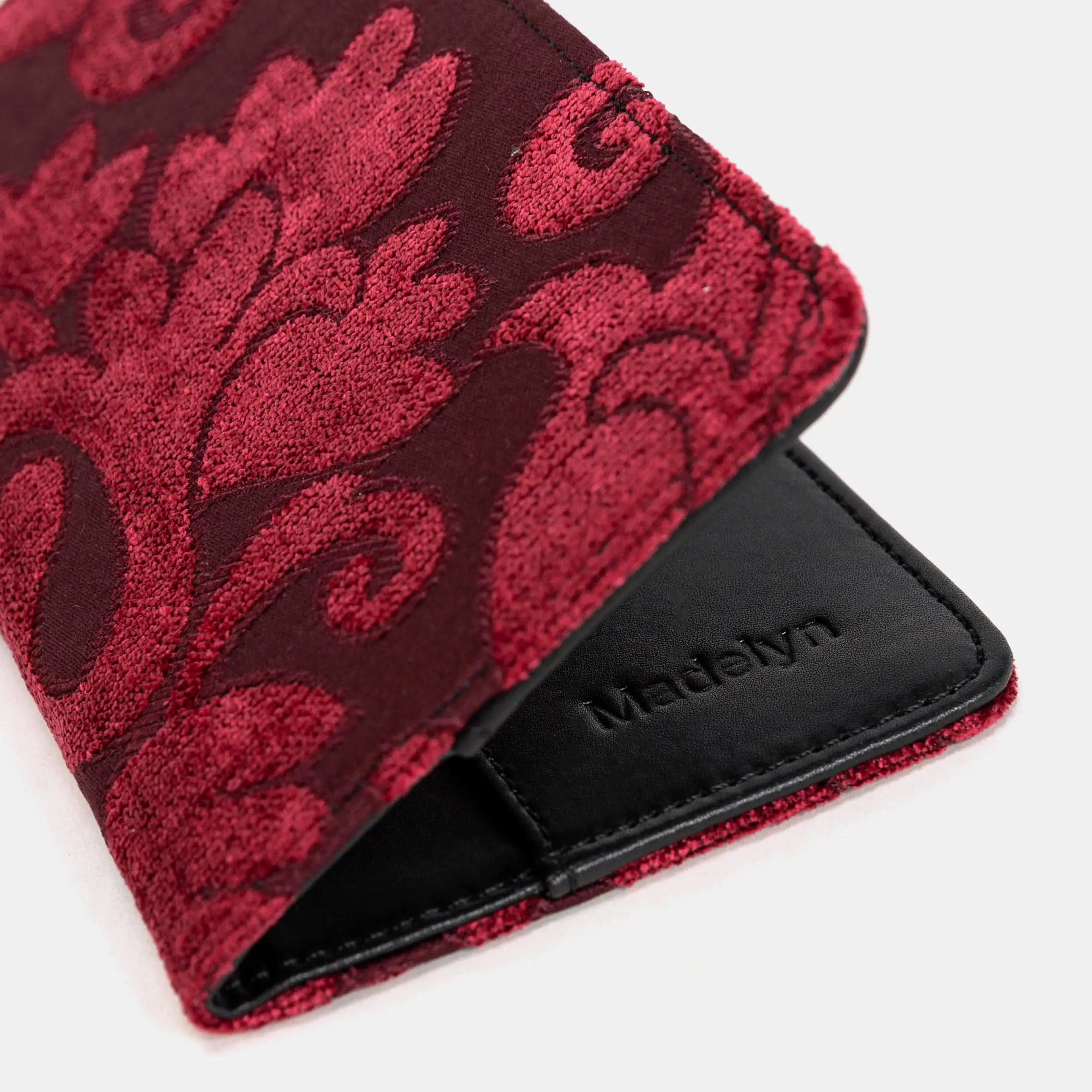 Queen Wine Checkbook Cover of America customization
