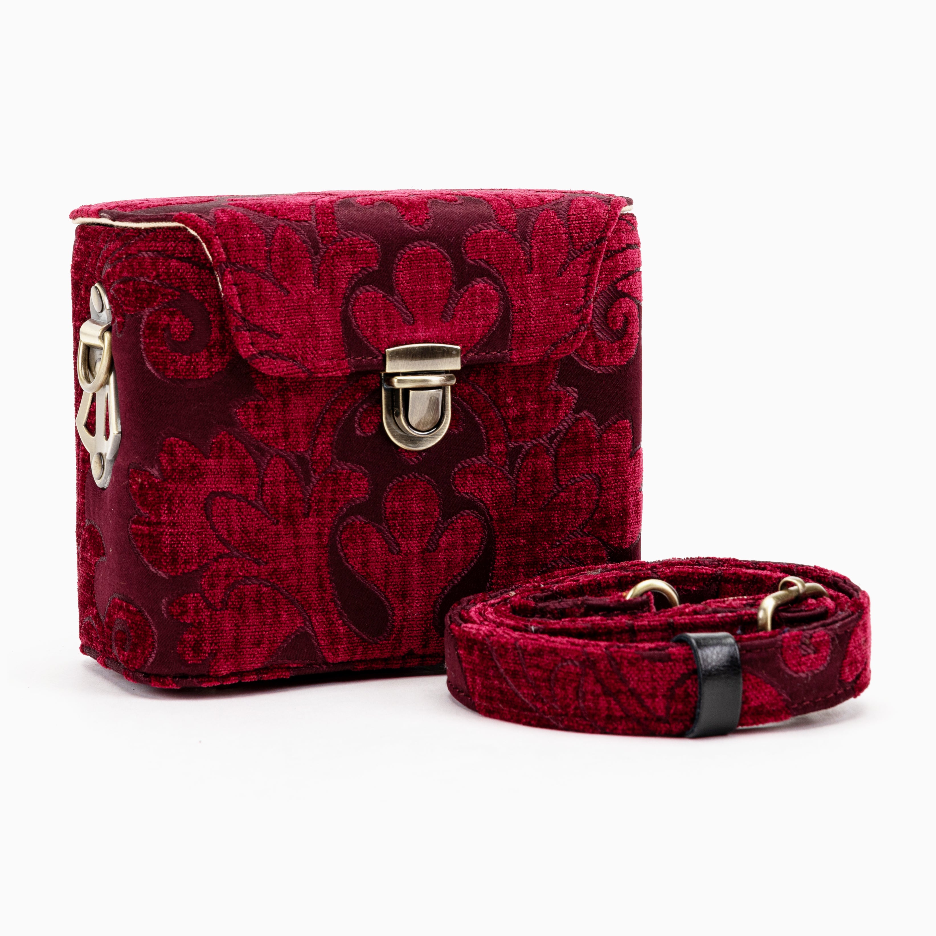 Queen Wine Emma Small Train Case Crossbody front side