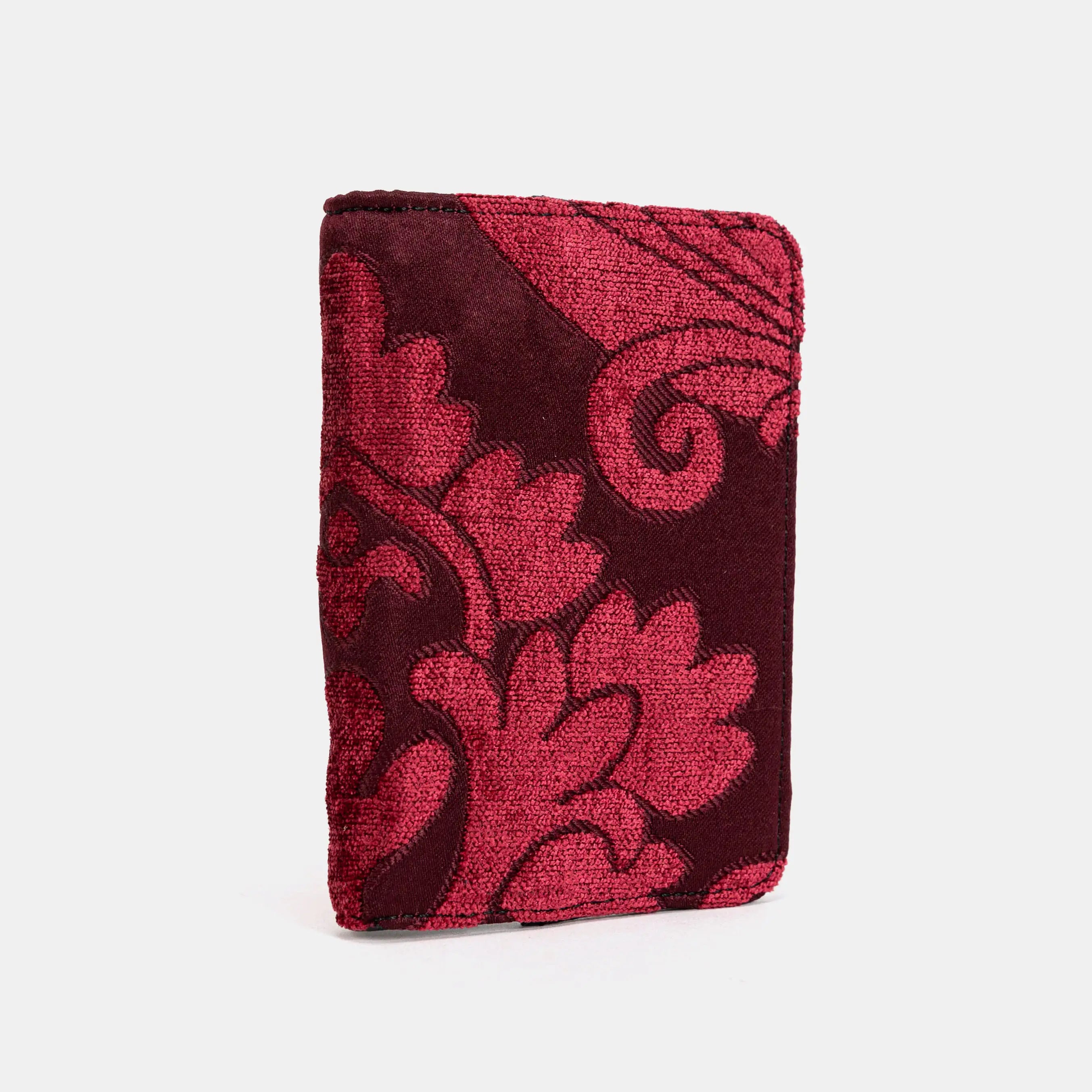 Queen Wine Passport Cover of America side