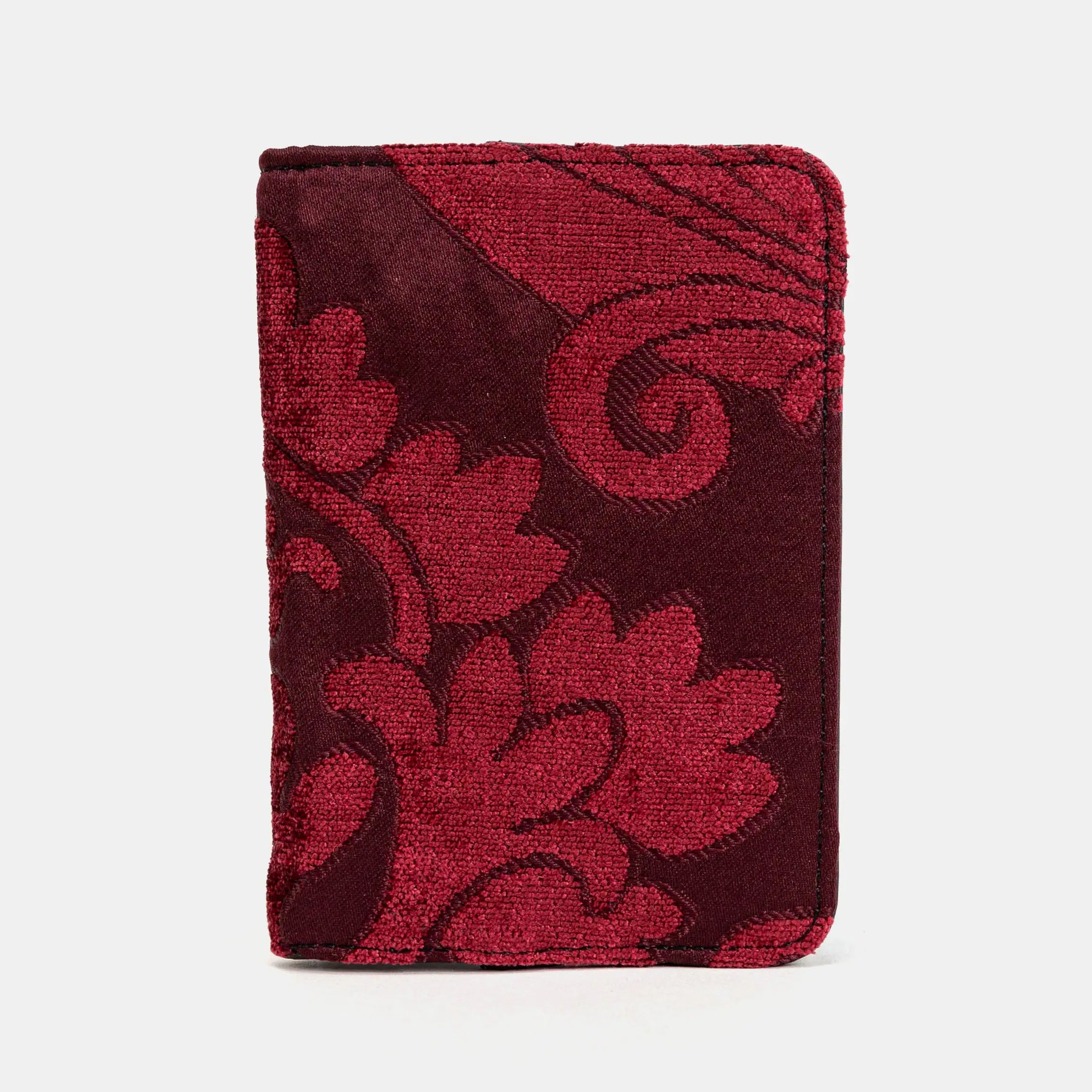 Queen Wine Passport Cover of America main
