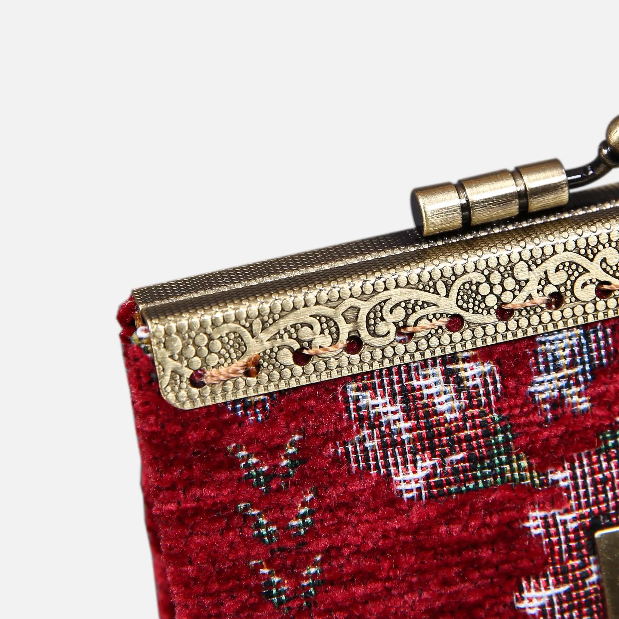 Rose Trail Red Card Wallet of America details