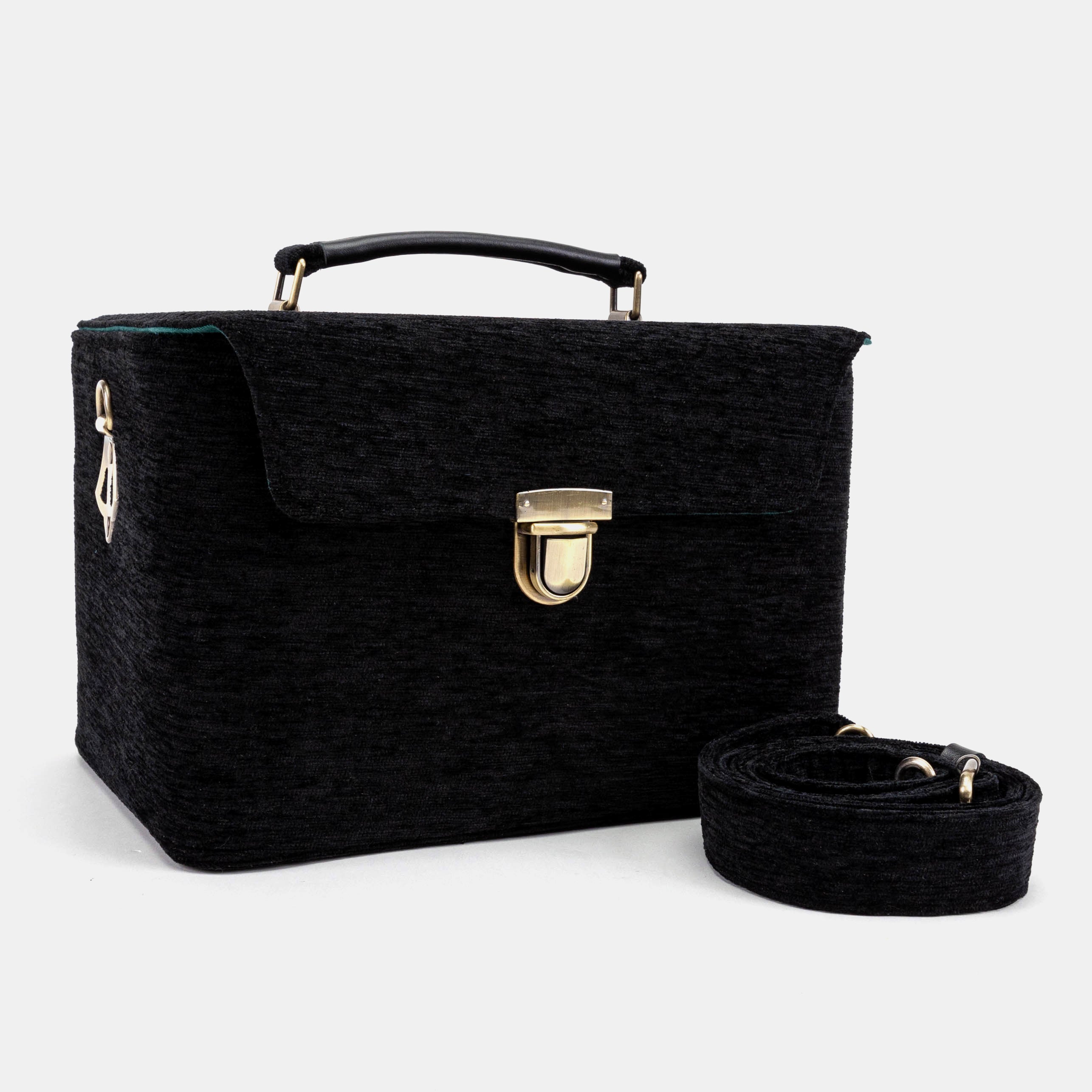 Solid Black Josephine Large Train Case of America with shoulder strap