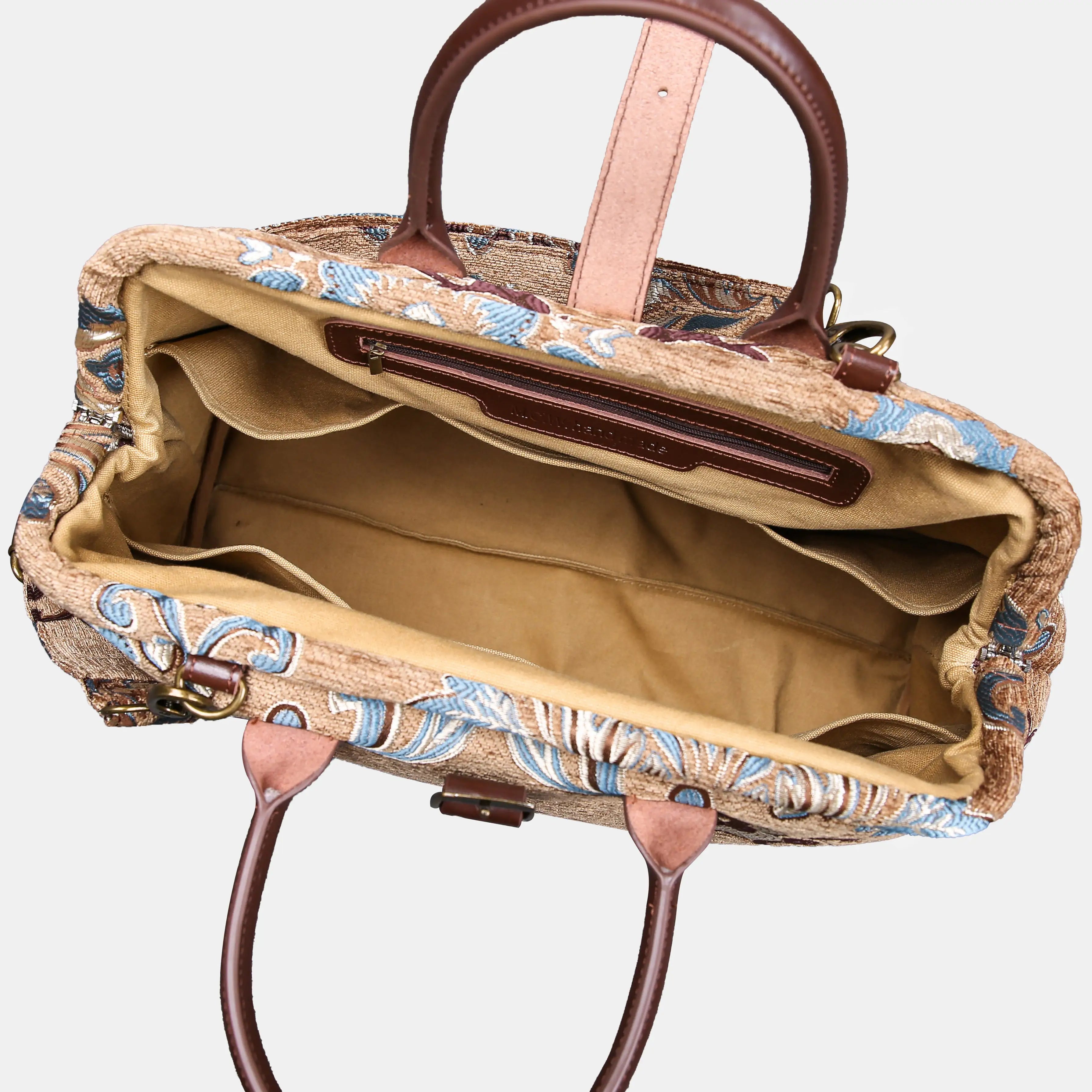 Rinascimento Camel Mary Poppins Weekender Carpetbag of America open