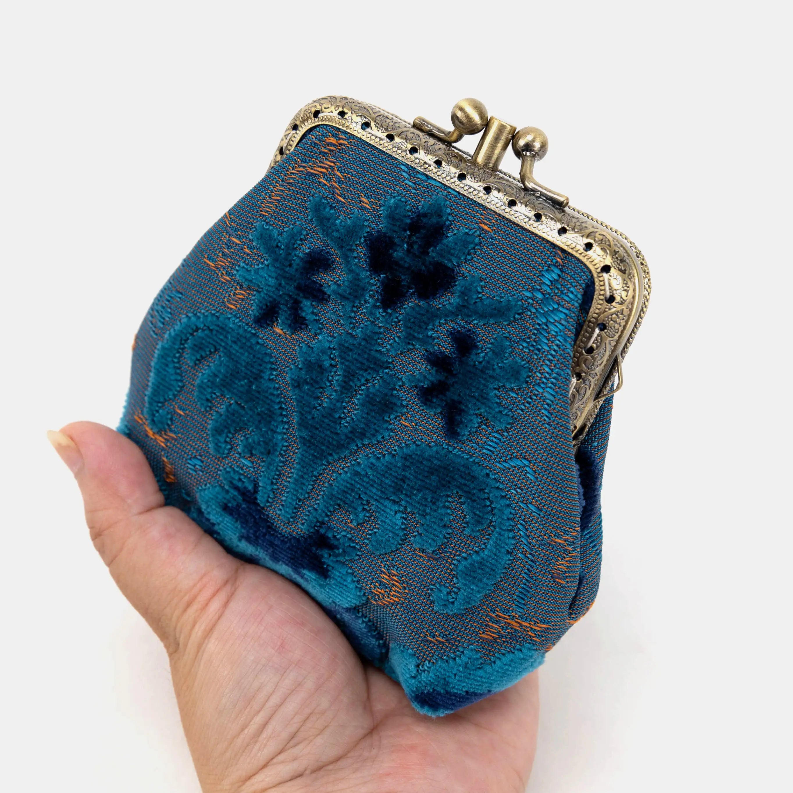 Burnout Velvet Revival Aqua Double Kiss Clasp Coin Purse of America in the hand-2