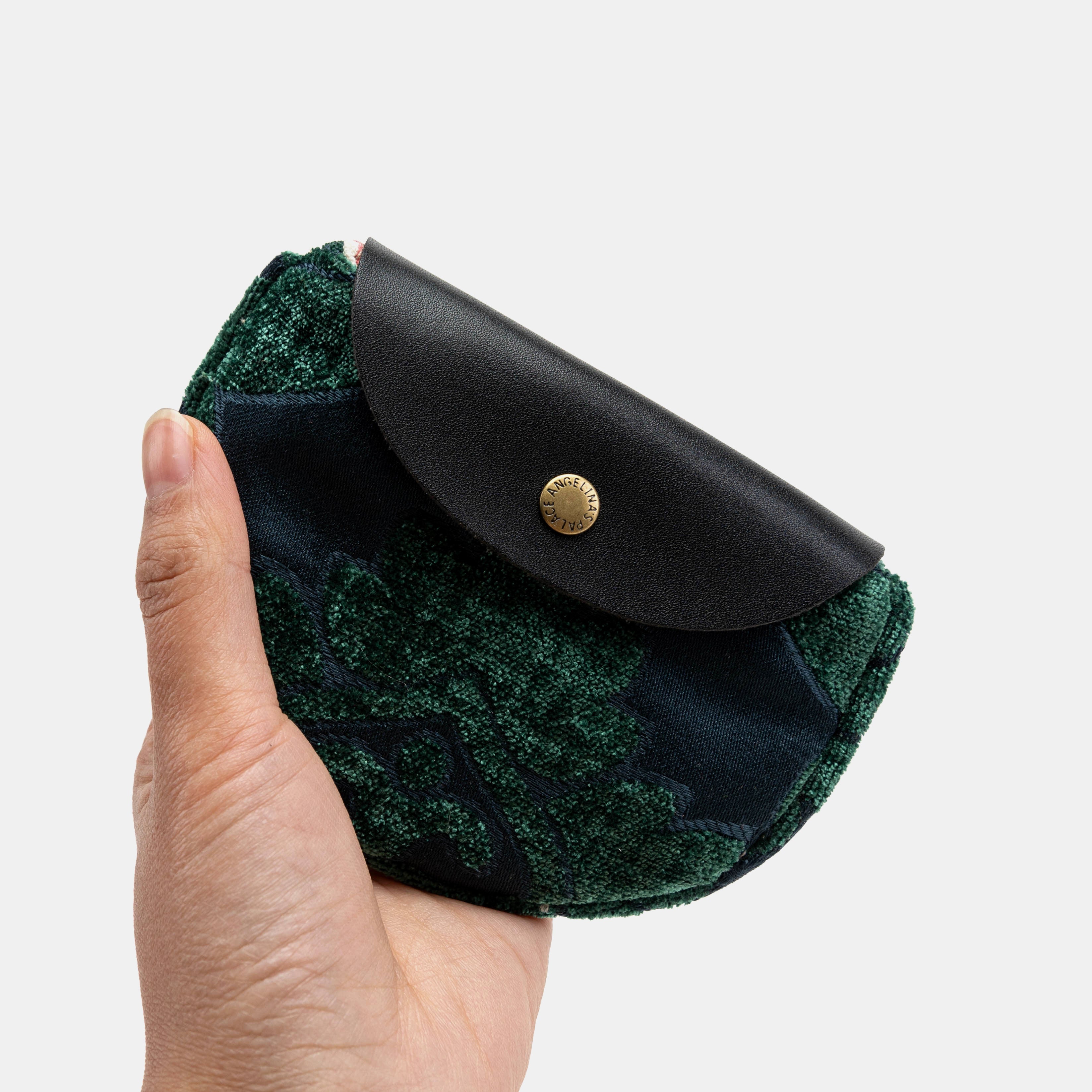Queen Hunter Green Rosary Bag Carpetbag of America closing