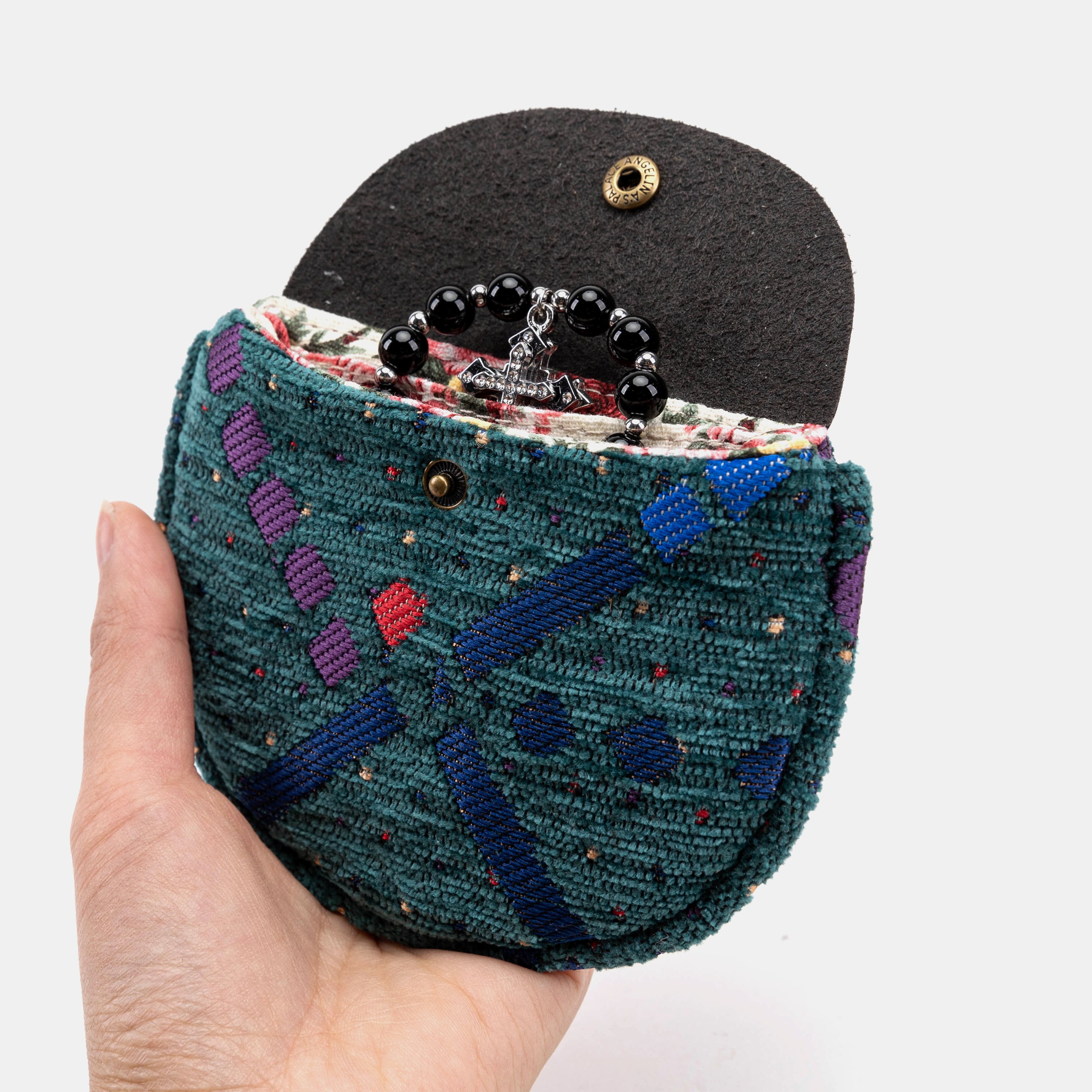 PDX Portland Airport Rosary Bag Carpetbag of America IN HAND