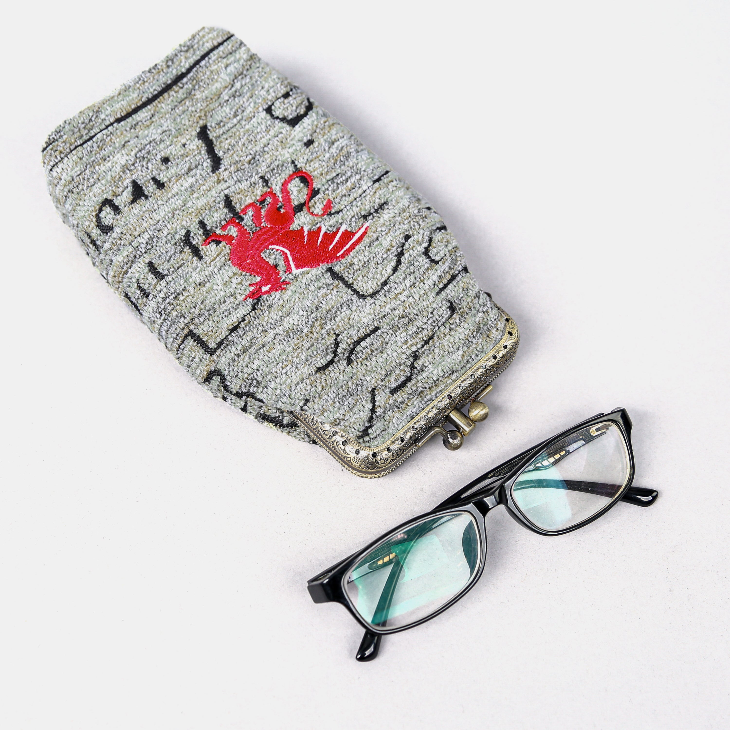 Here Be Dragons Carpet Eyeglasses Case Carpetbag of America in use
