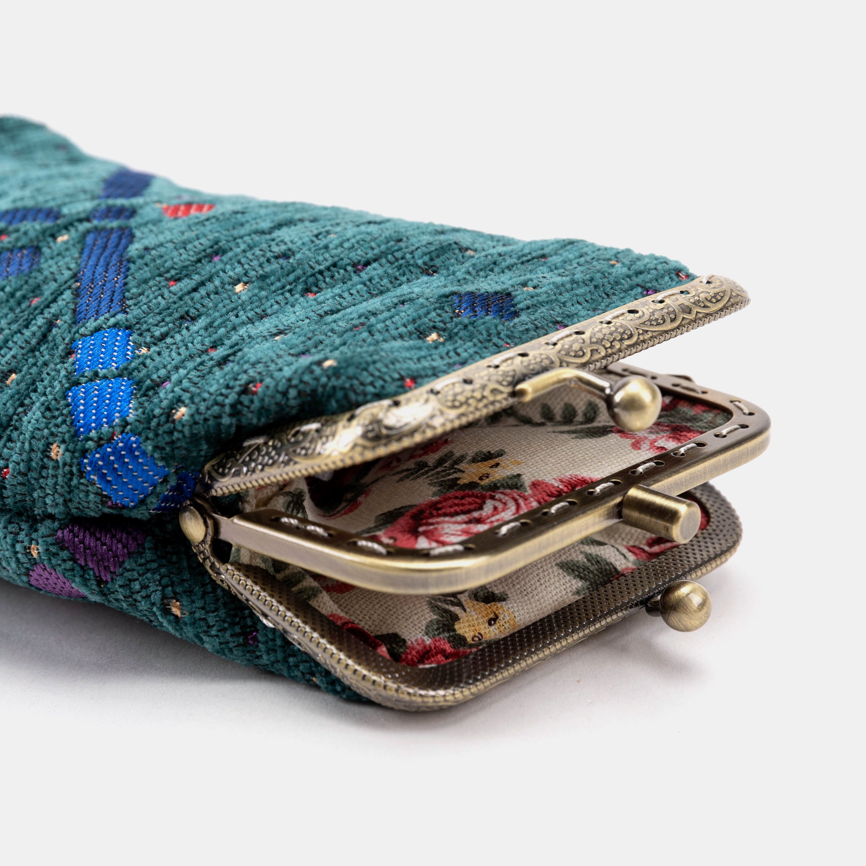 PDX Portland Airport Carpet Eyeglasses Case Carpetbag of America DETAIL
