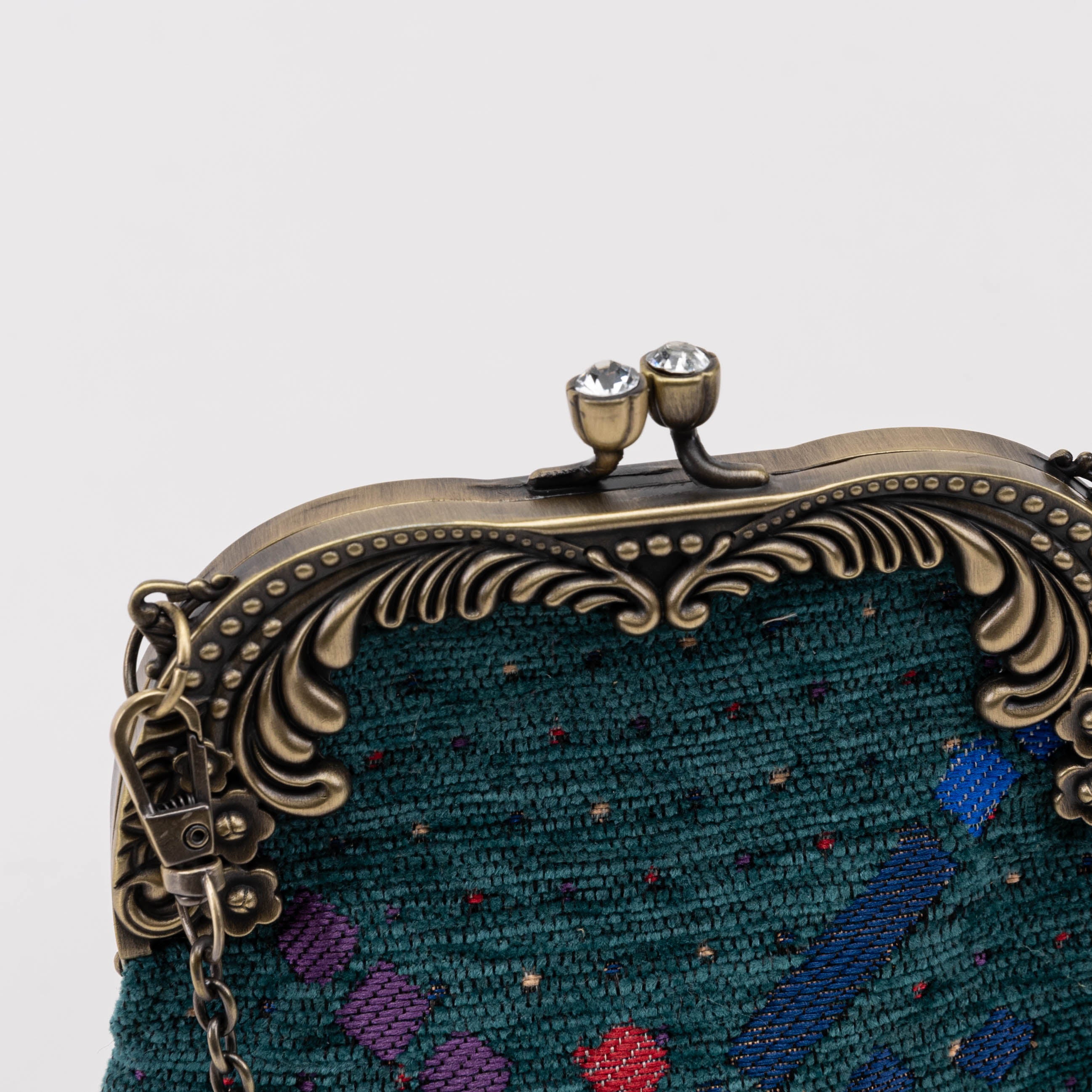 PDX Portland Airport Chatelaine Purse Medium Carpetbag of America detail