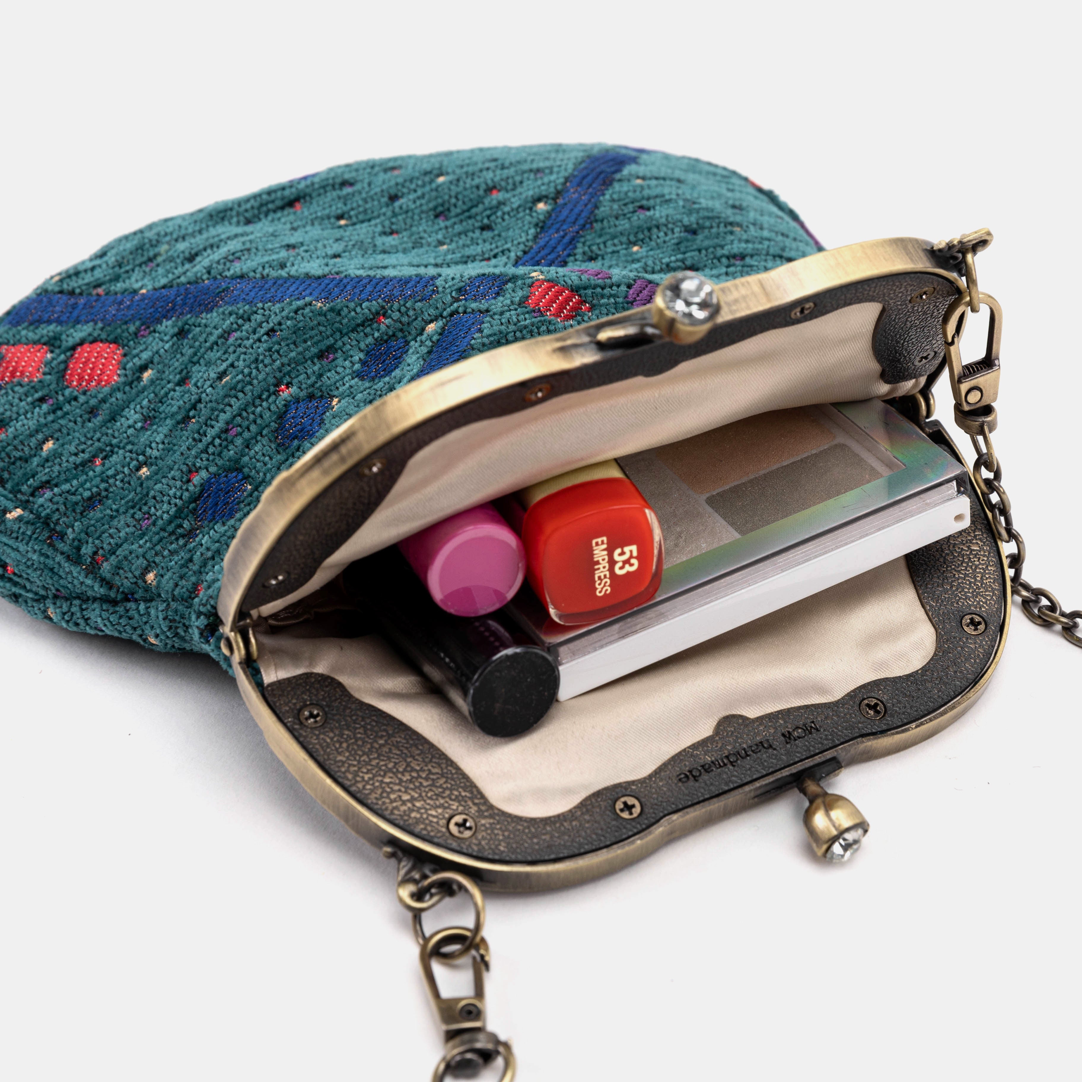 PDX Portland Airport Chatelaine Purse Medium Carpetbag of America lay flat