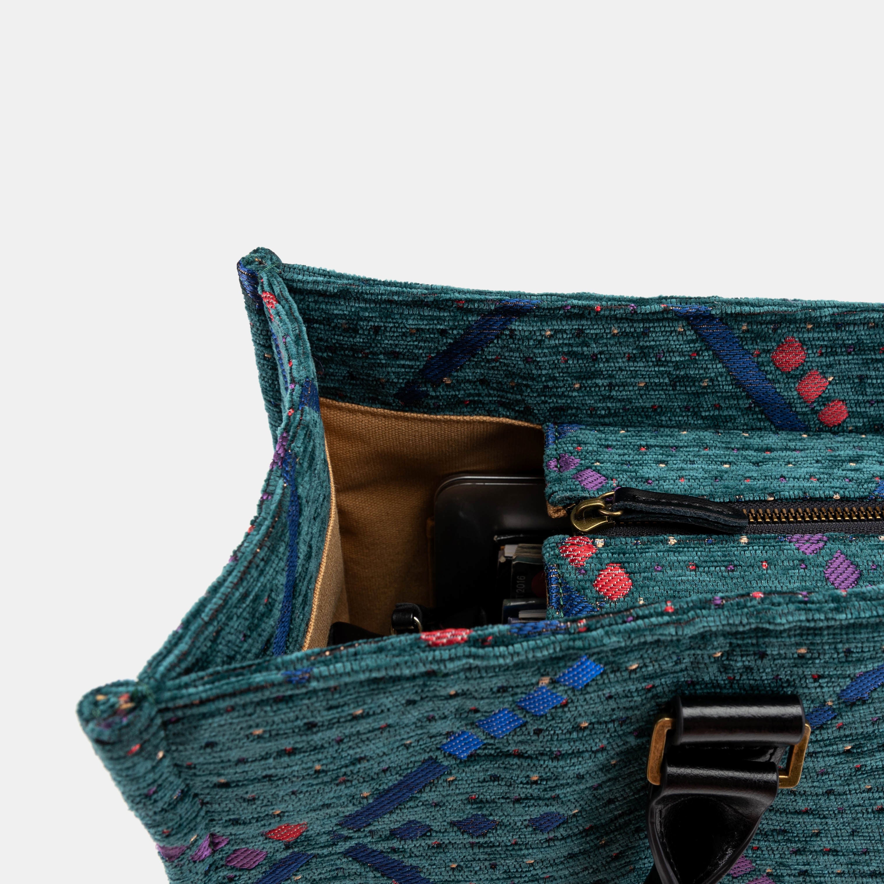 PDX Portland Airport Laptop Work Tote zipper