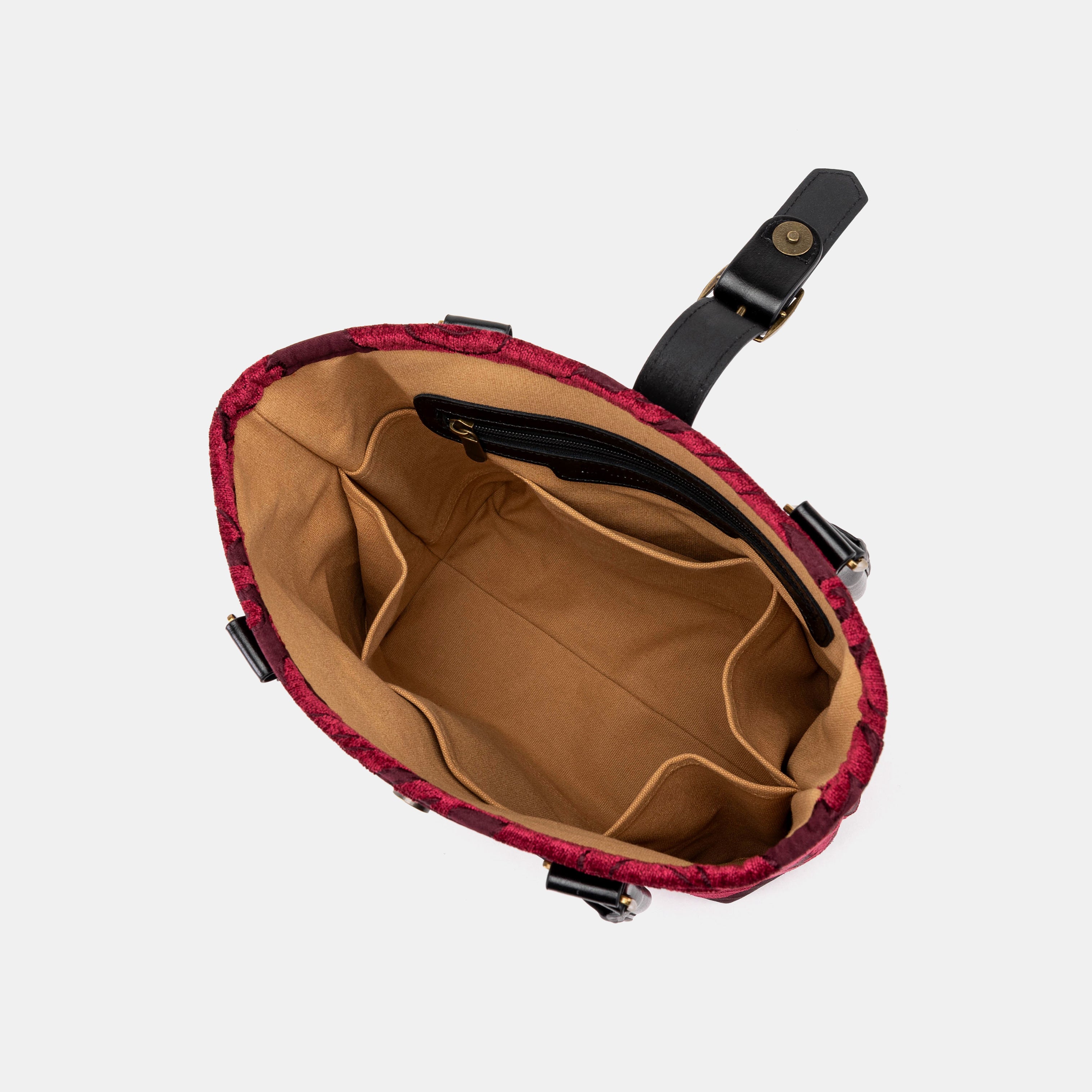 Queen Wine Everyday Tote inside