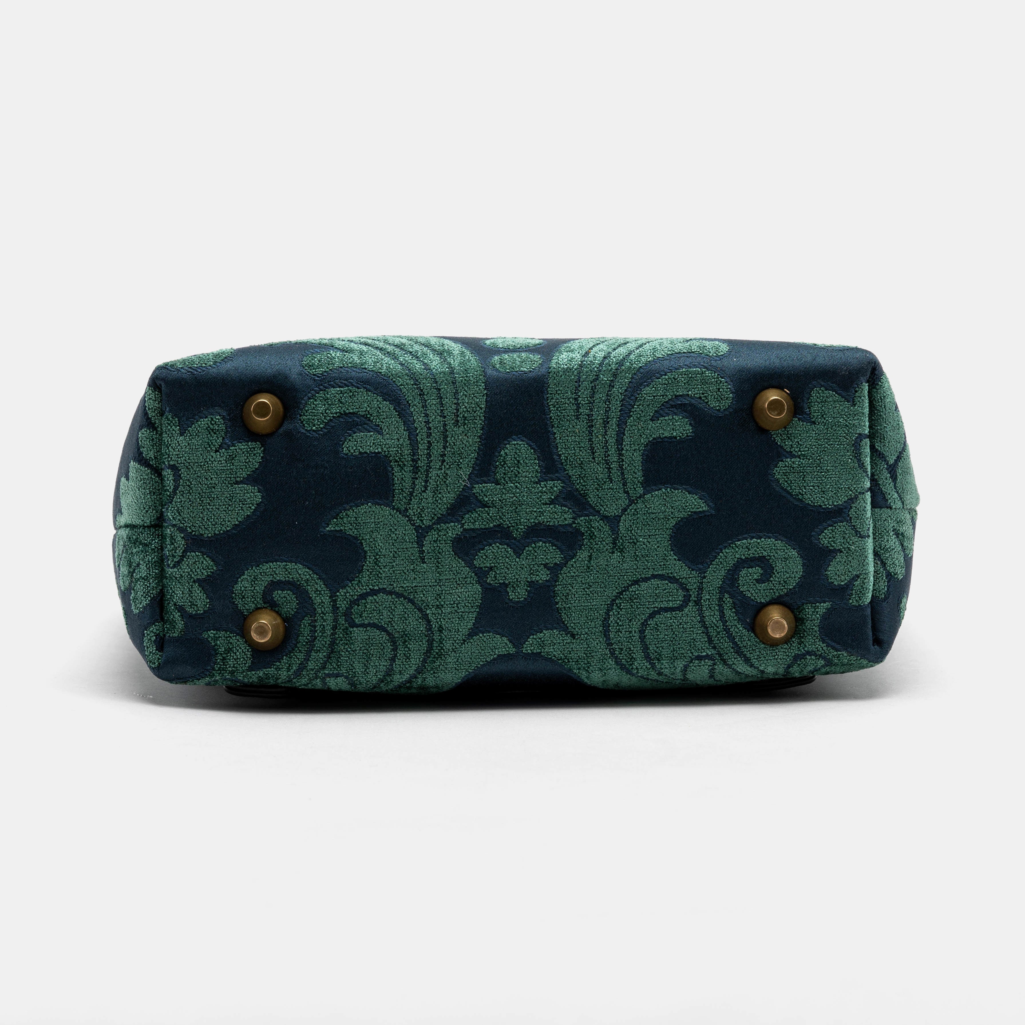 Queen Hunter Green Carpet Everyday Backpack Carpetbag of America bottom