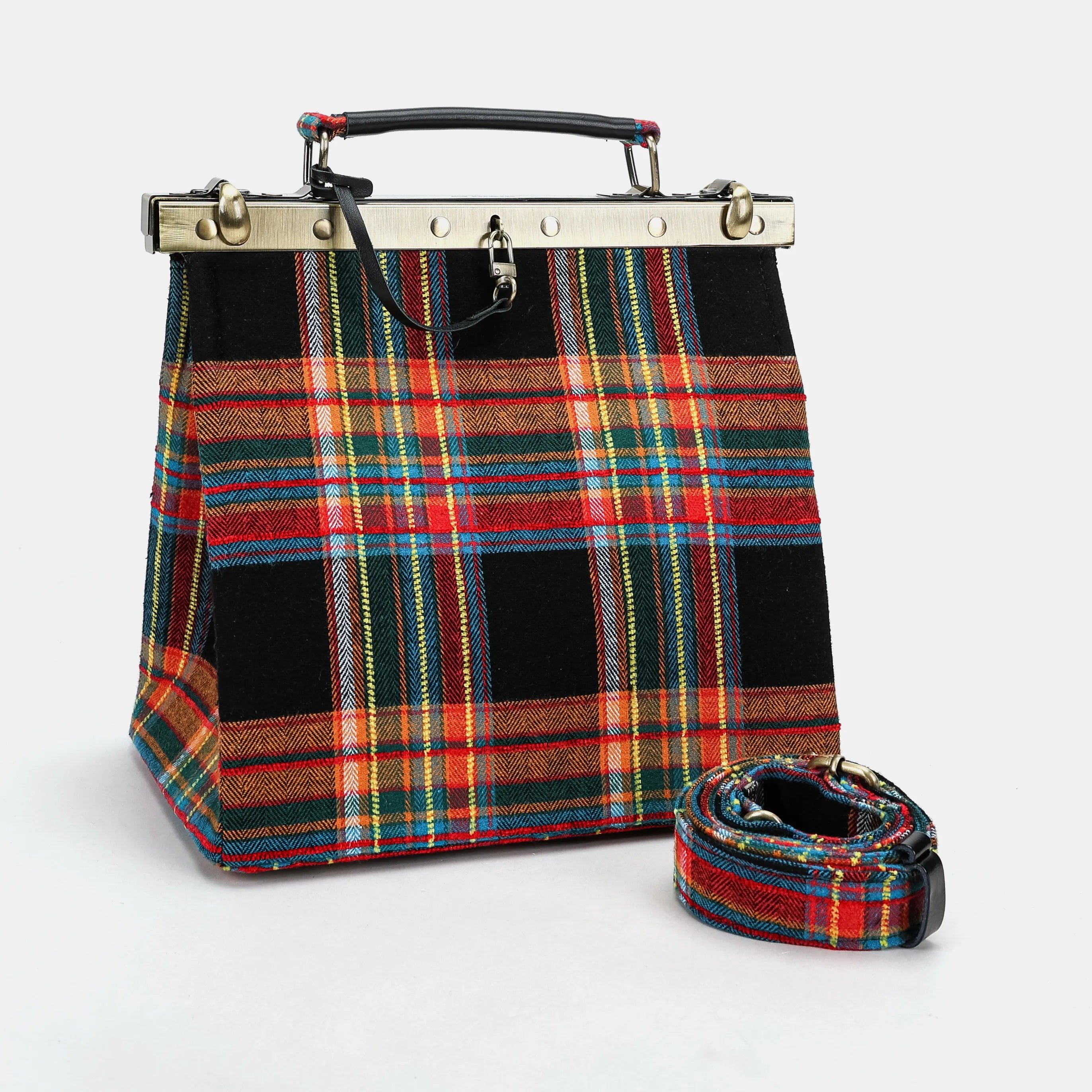 Tartan Stewart Black Cecile Carpet Purse Gladstone Bag of America with shoulder strap